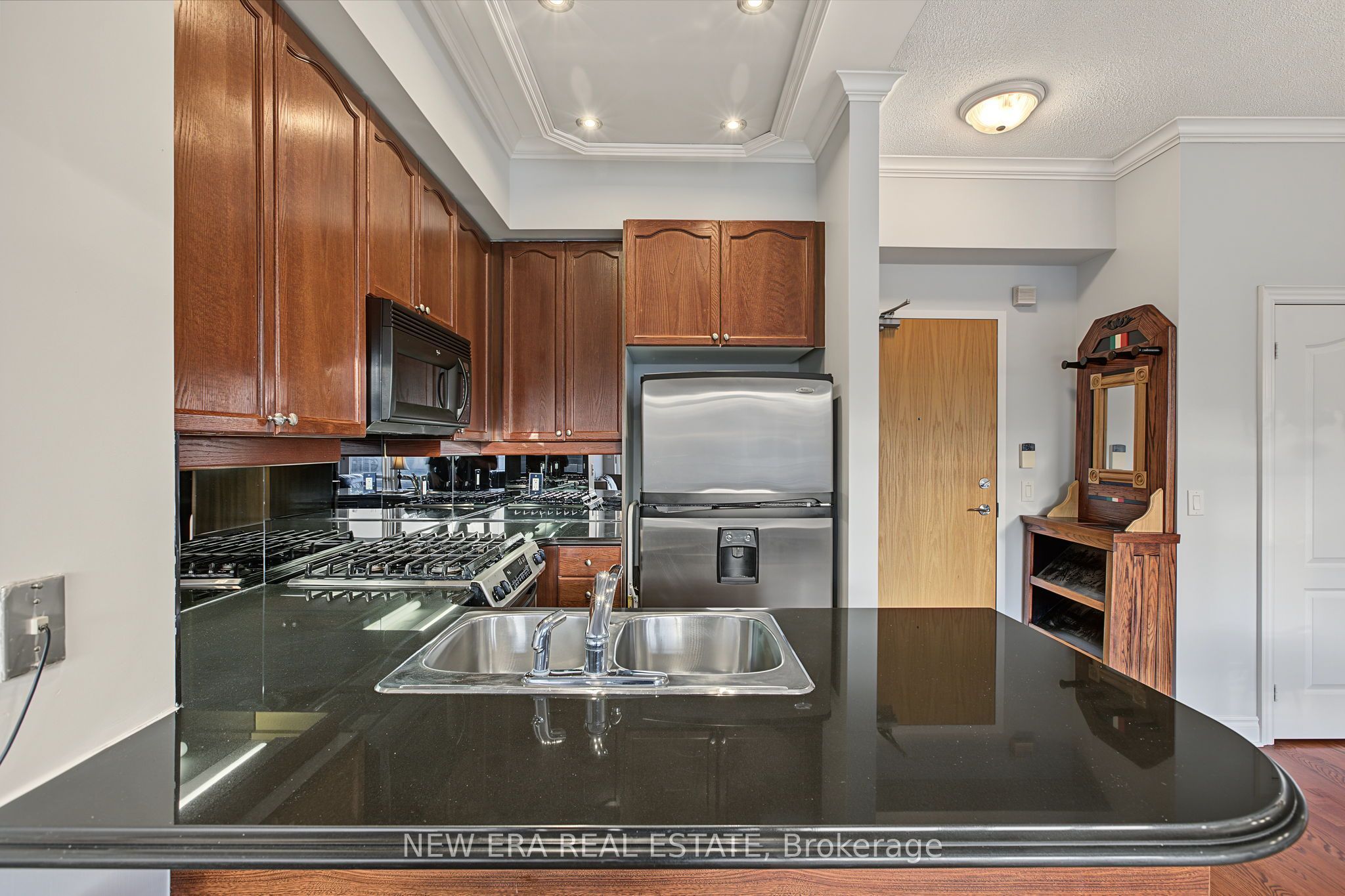 8201 Islington Avenue Ph20 Property Photo 7