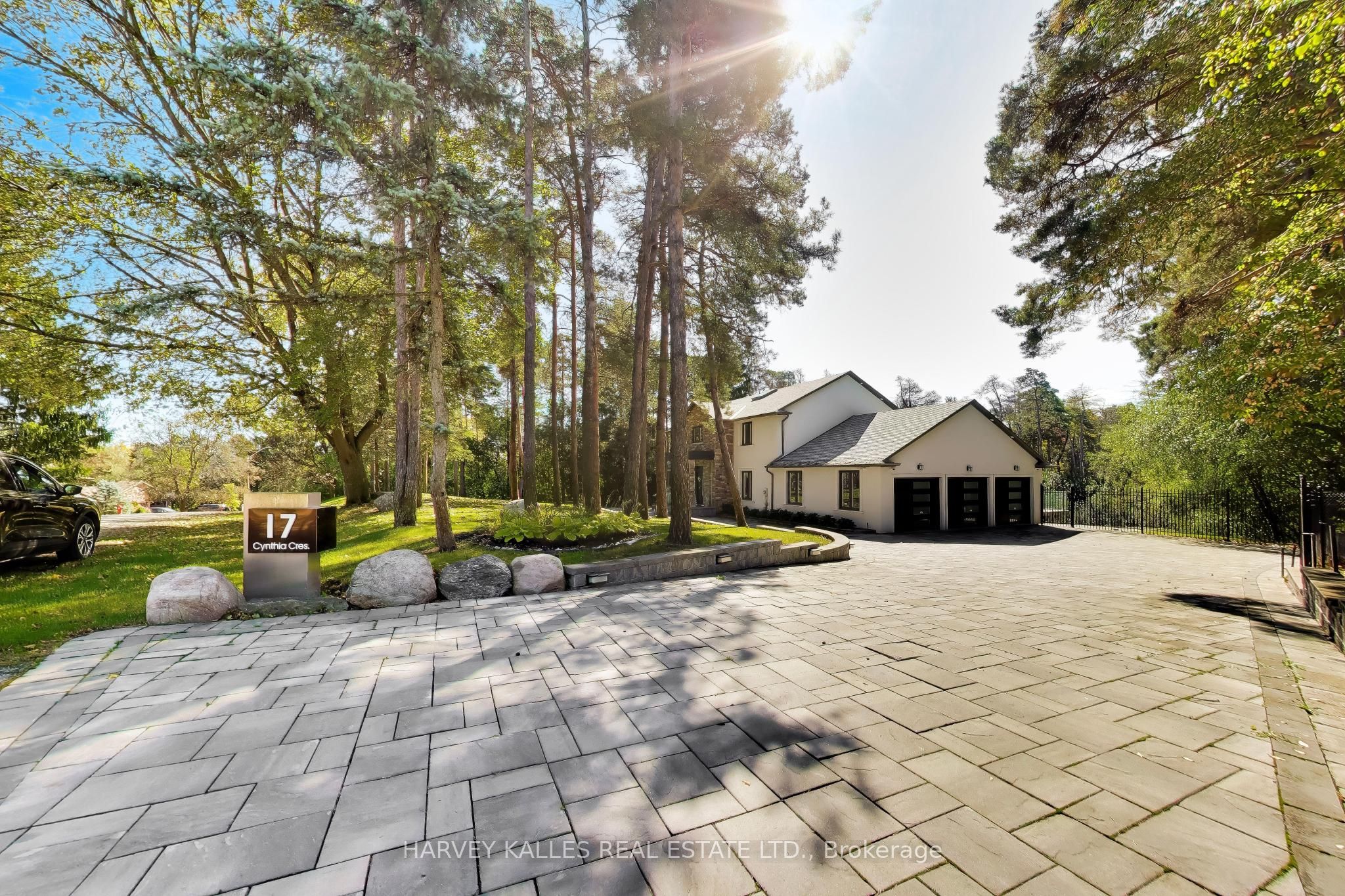 17 Cynthia Crescent Property Photo 1