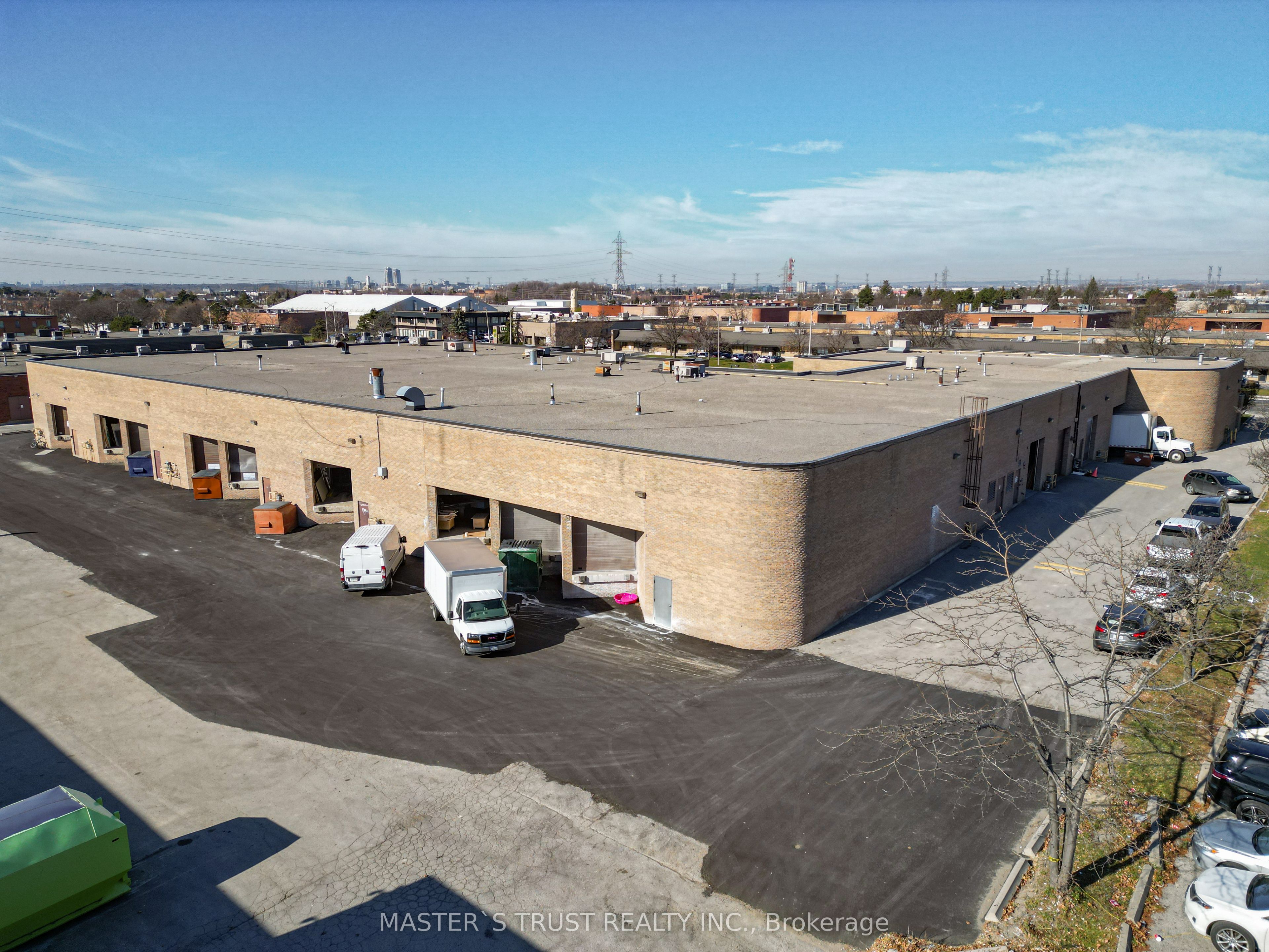 861 Denison Street Property Photo 4