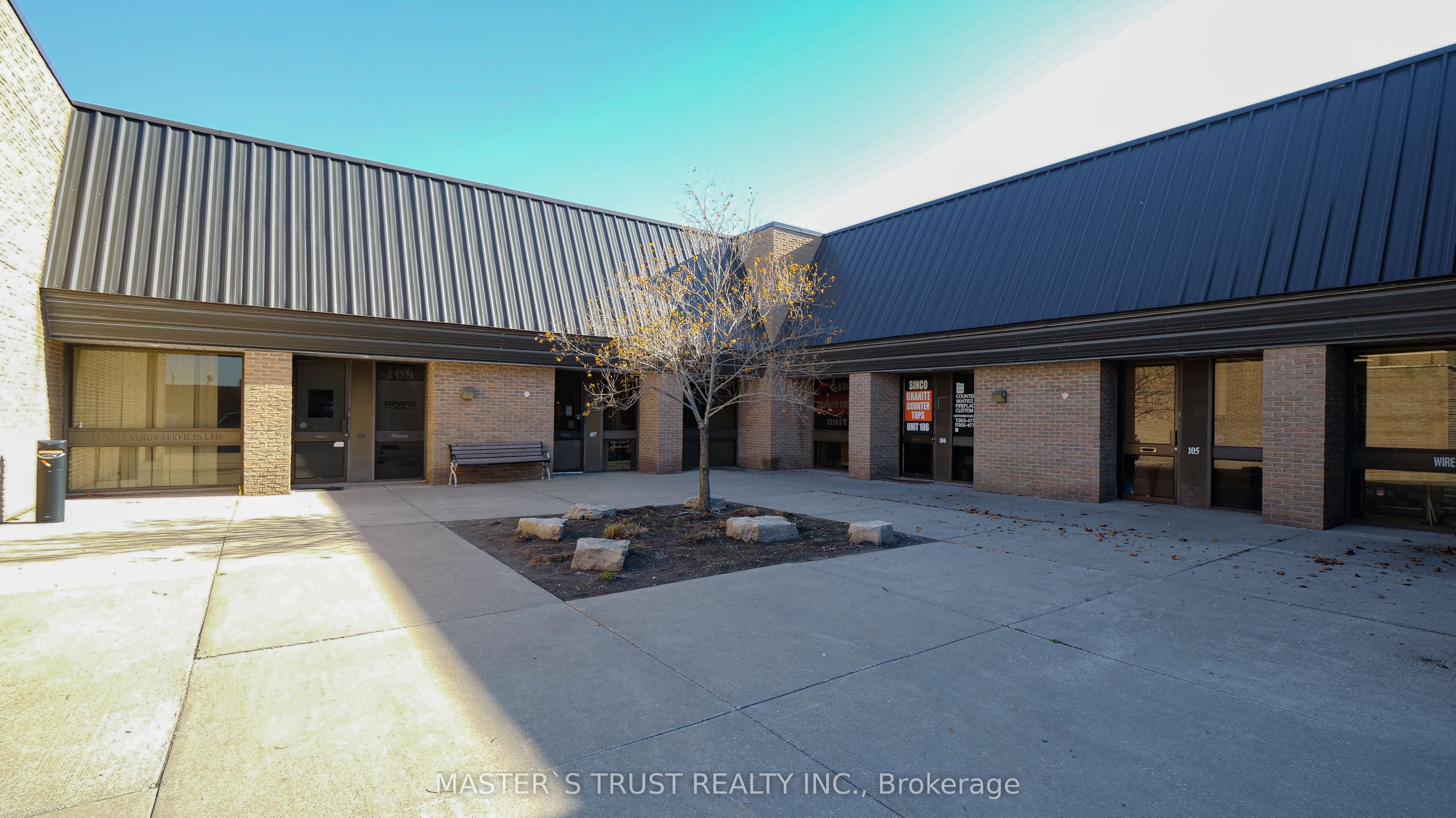 861 Denison Street Property Photo 12