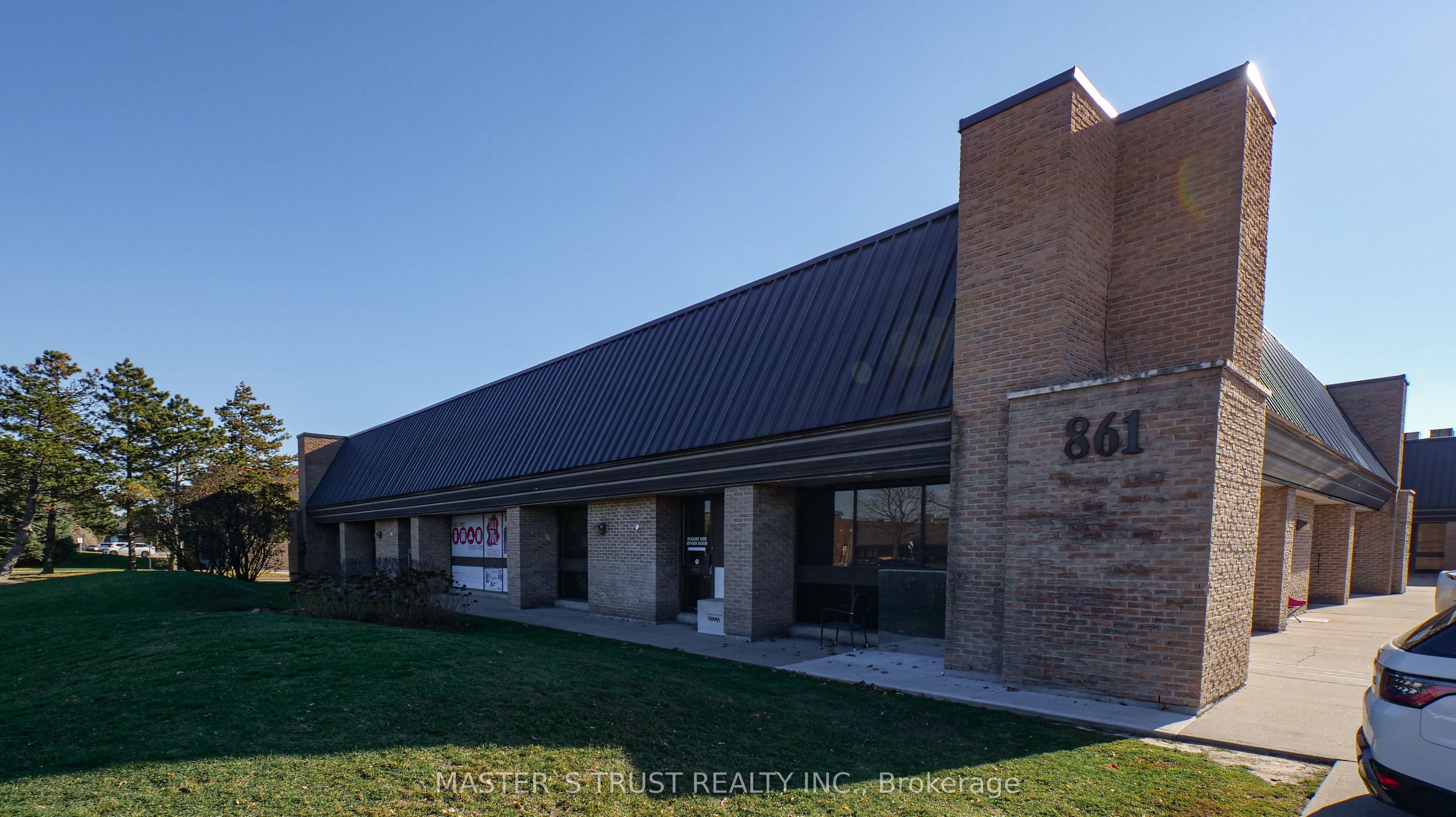 861 Denison Street Property Photo 13