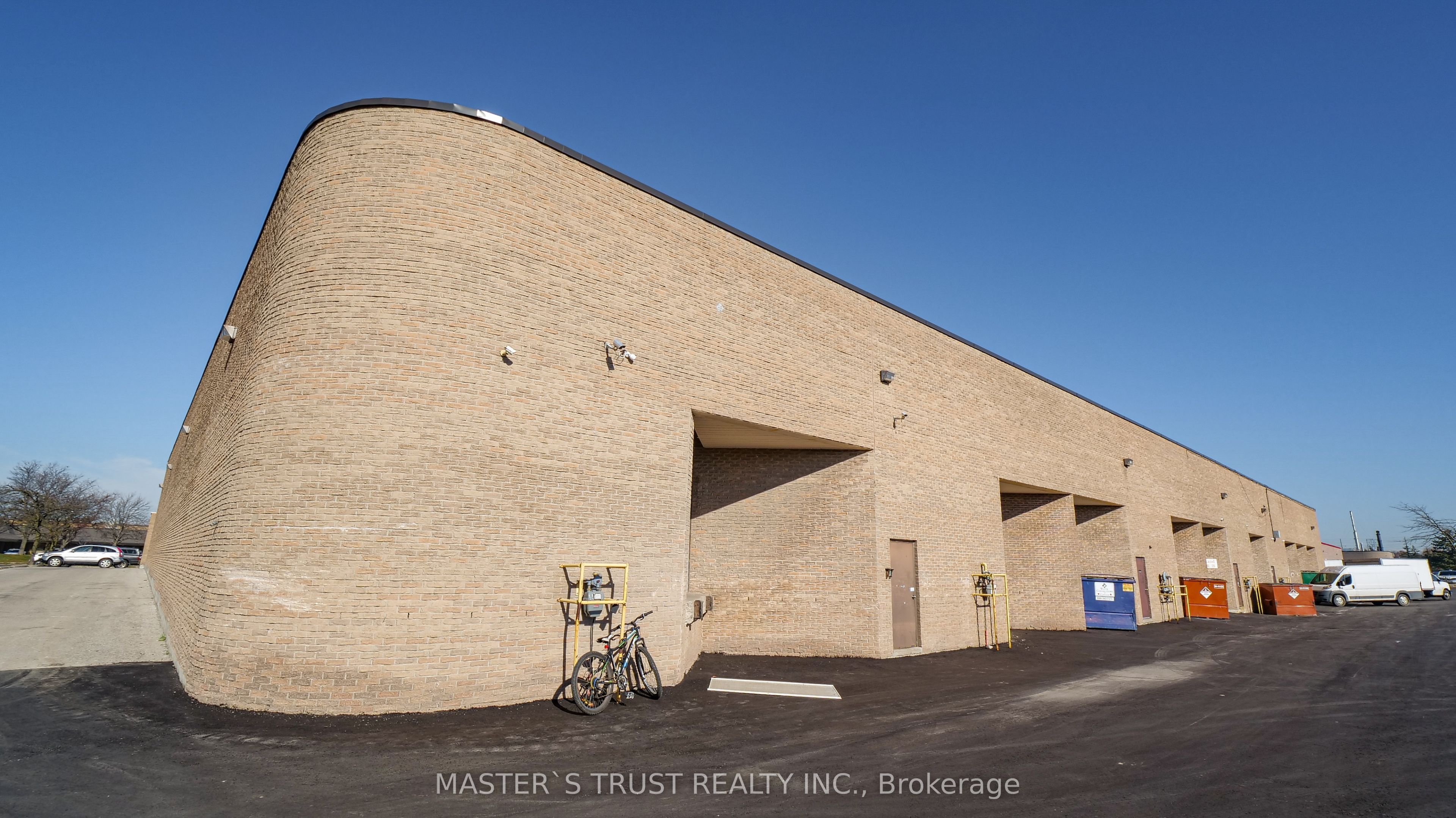 861 Denison Street Property Photo 15