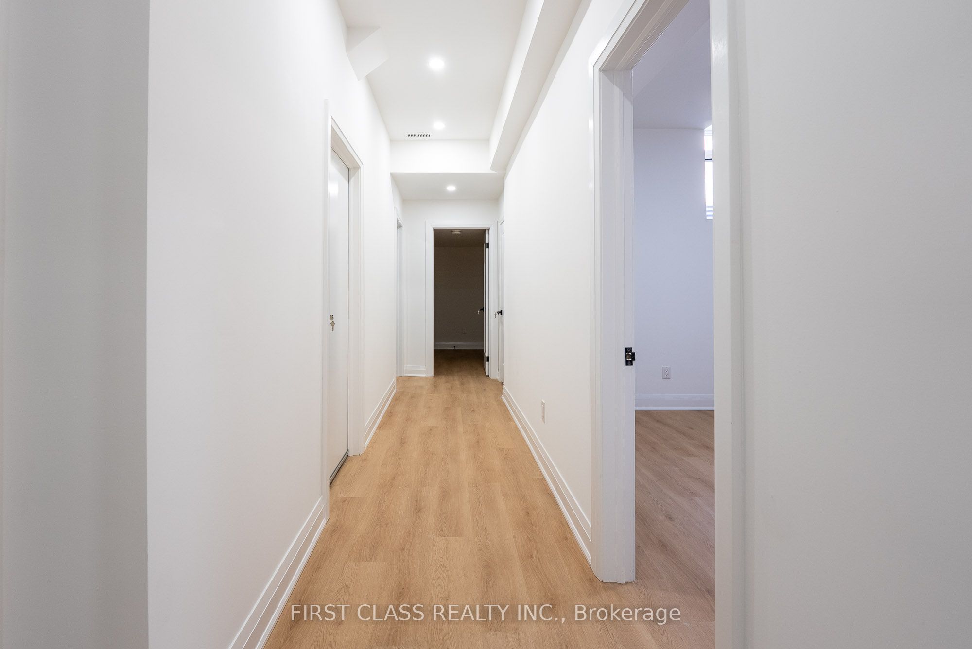 544 White's Hill Avenue Basement Property Photo 10