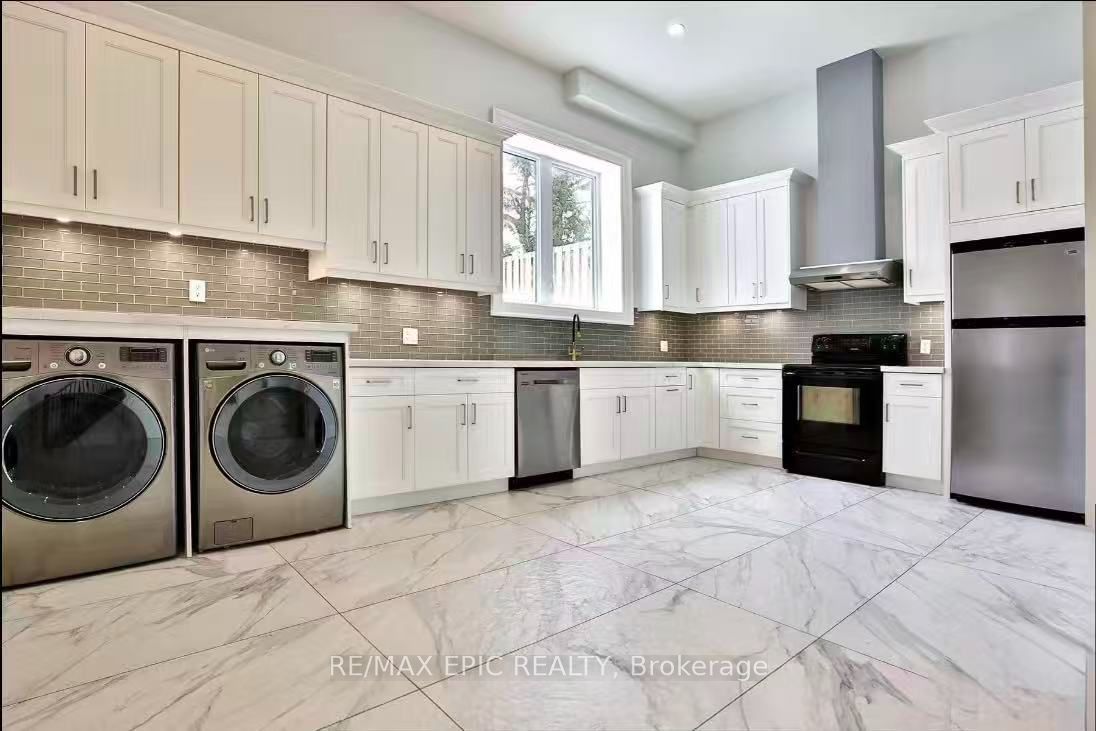 36 Sussex Avenue Property Photo 2