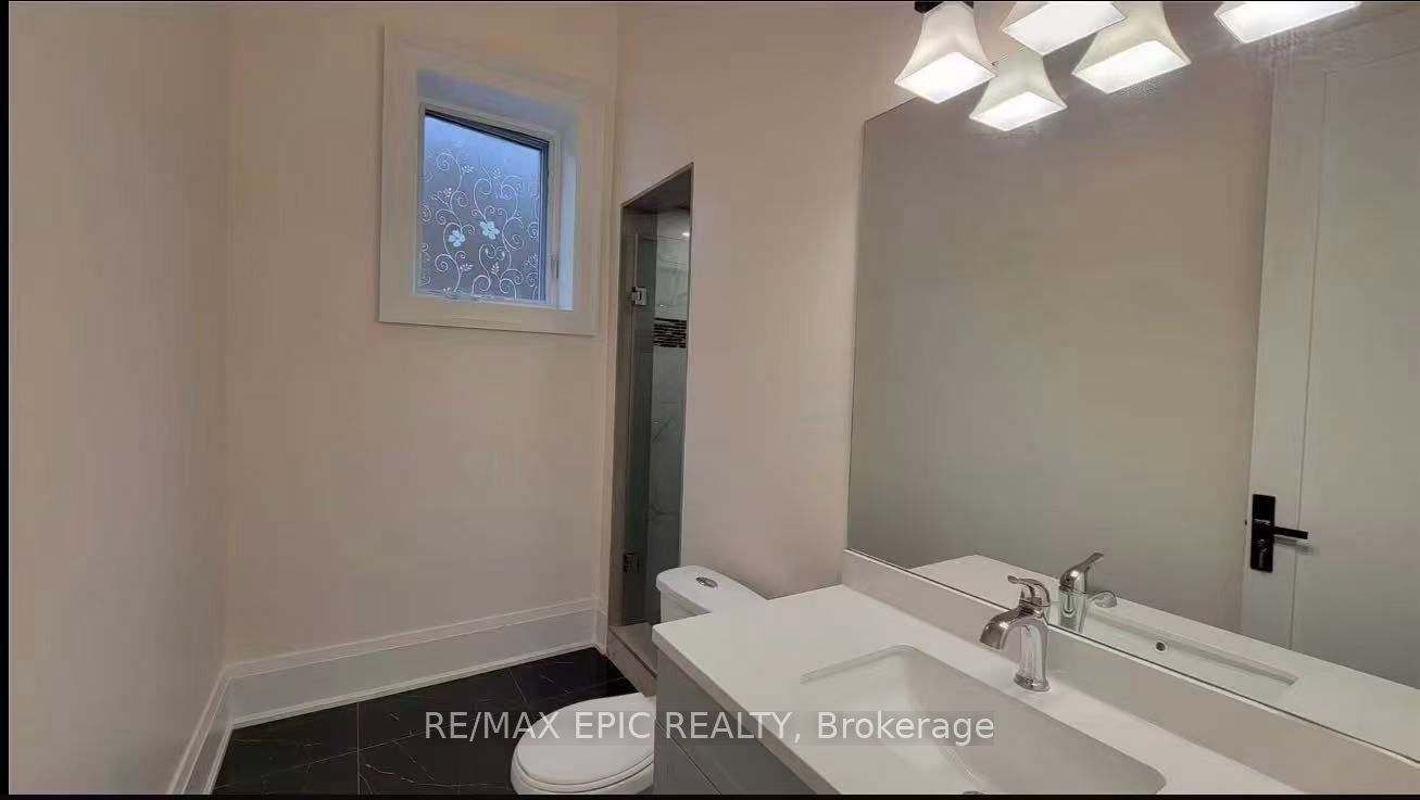 36 Sussex Avenue Property Photo 5