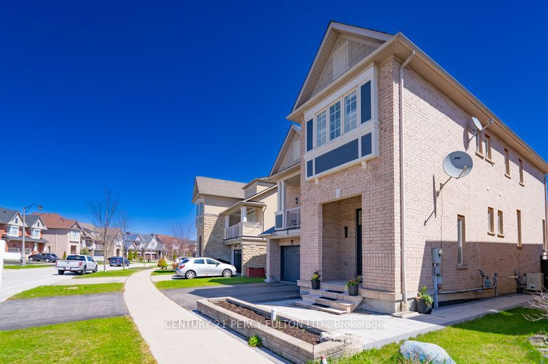 145 Silver Maple Road Property Photo 2