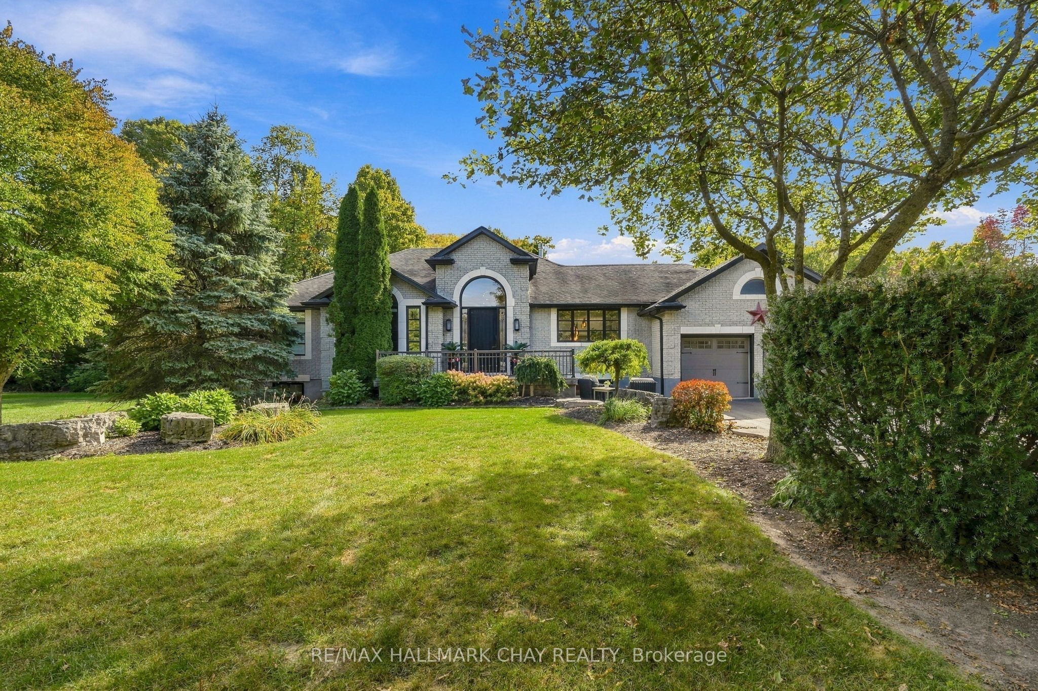 6513 King Road Property Photo 1