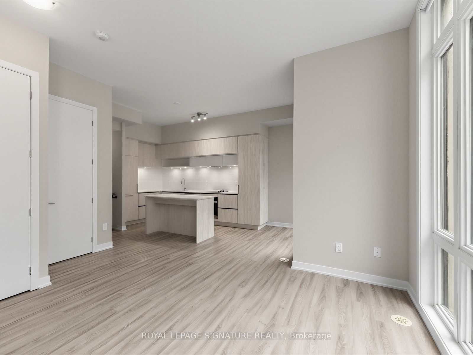 14 David Eyer Road 1014 Property Photo 8