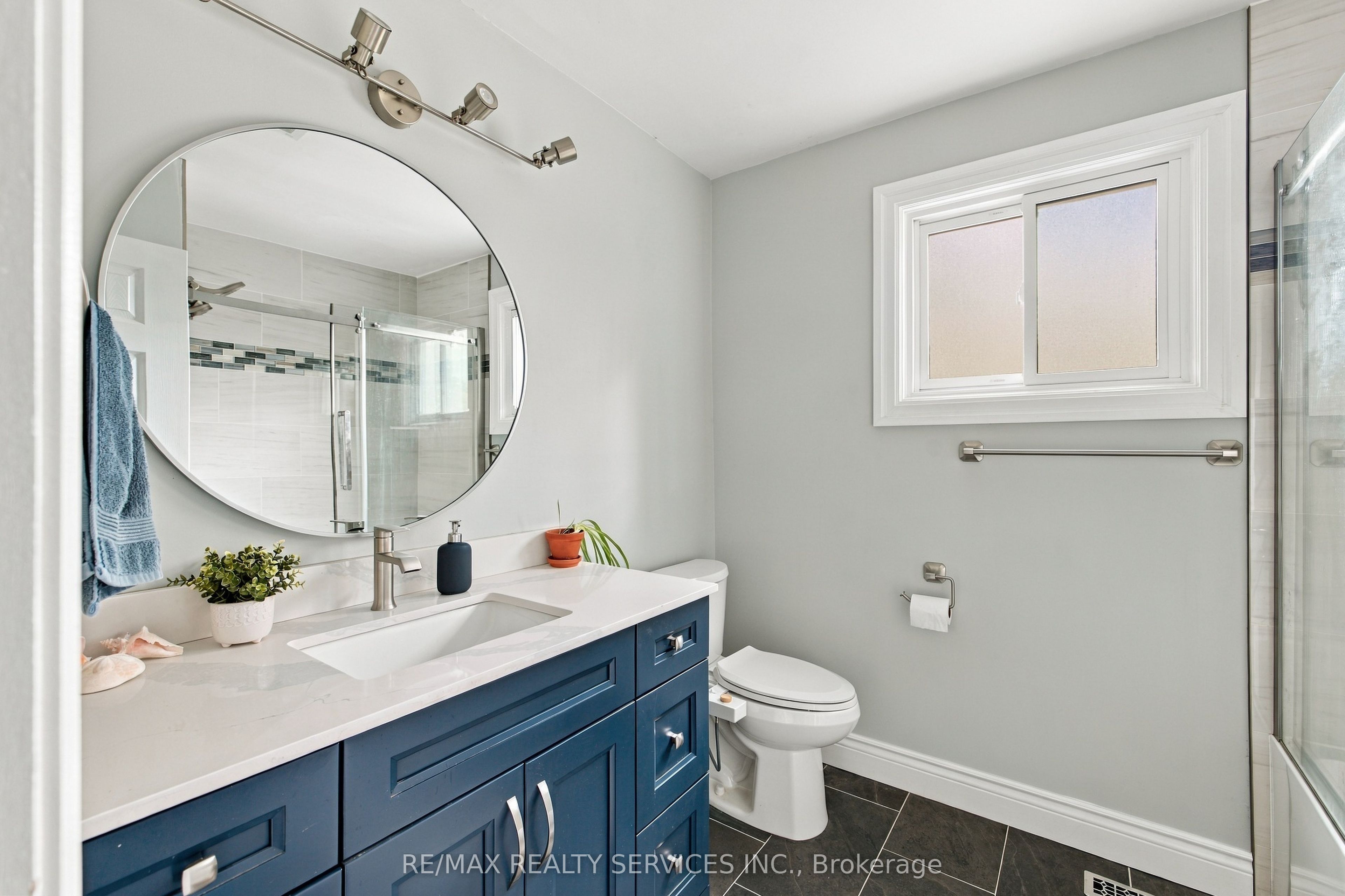 37 Maple Avenue W Property Photo 13