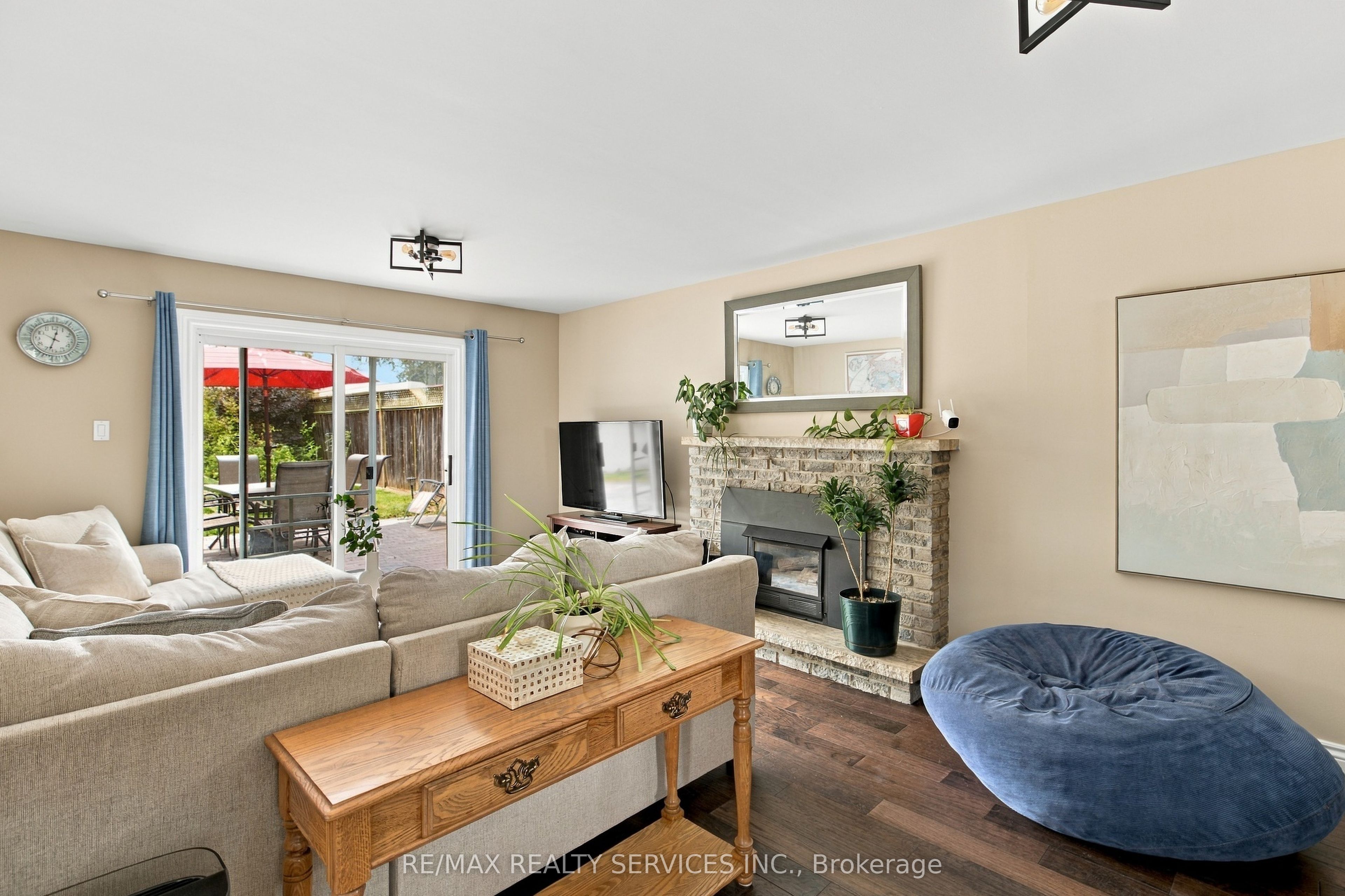 37 Maple Avenue W Property Photo 14