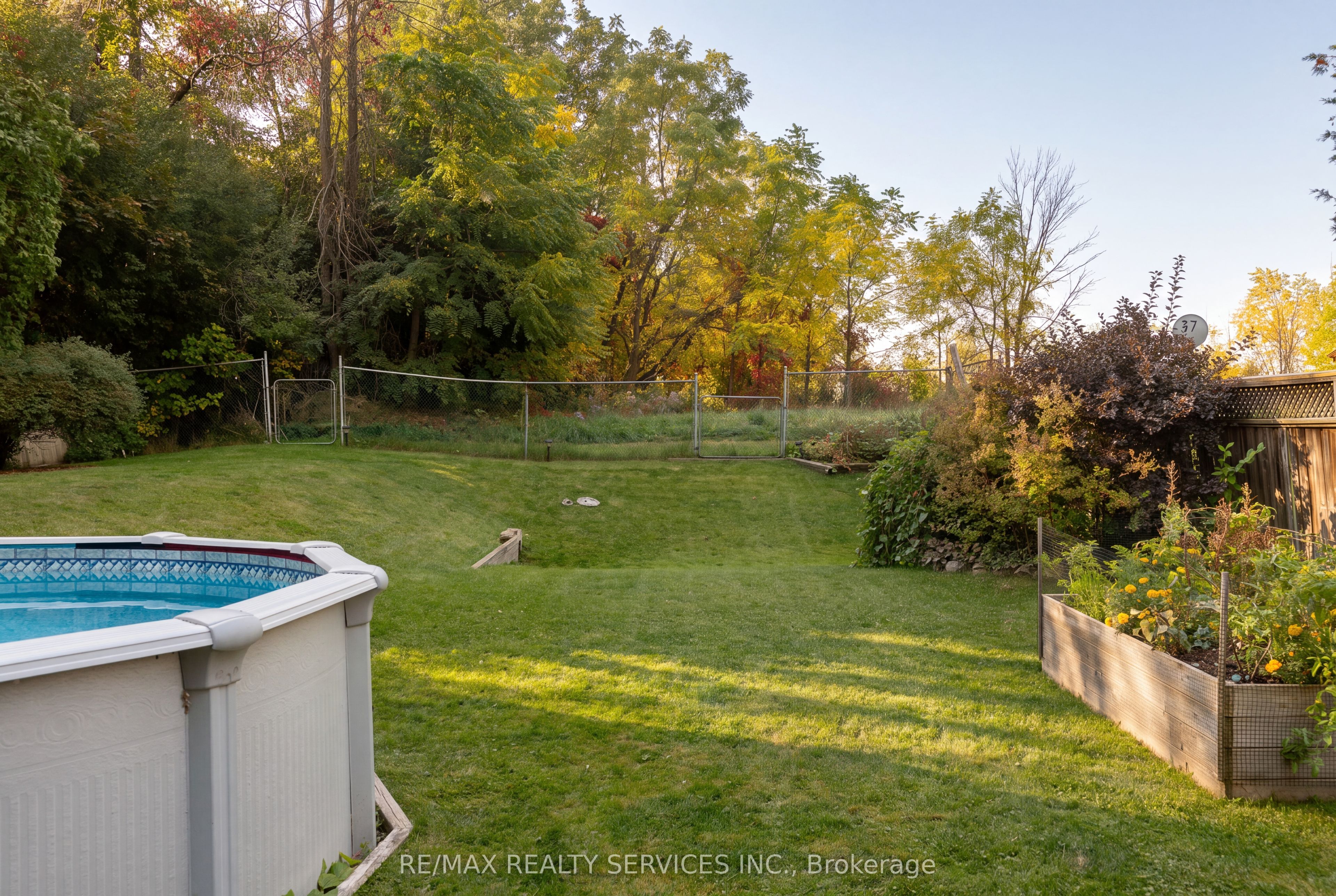 37 Maple Avenue W Property Photo 19