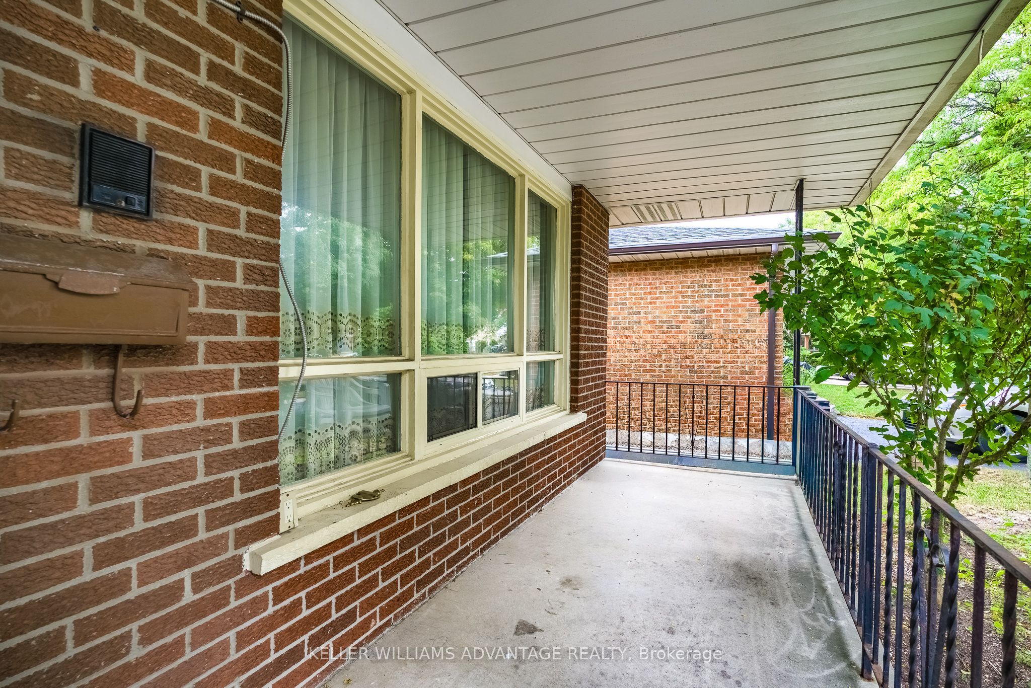 68 Fullerton Crescent Property Photo 2
