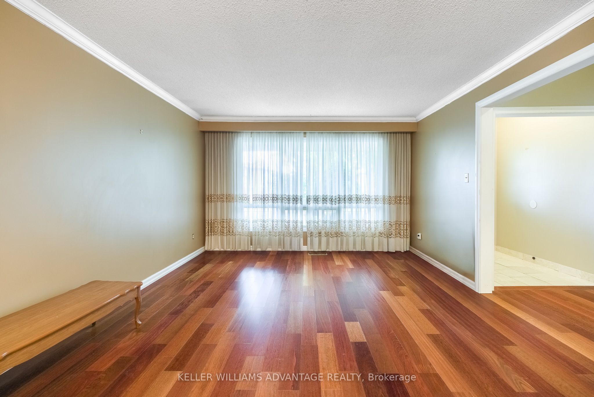 68 Fullerton Crescent Property Photo 6