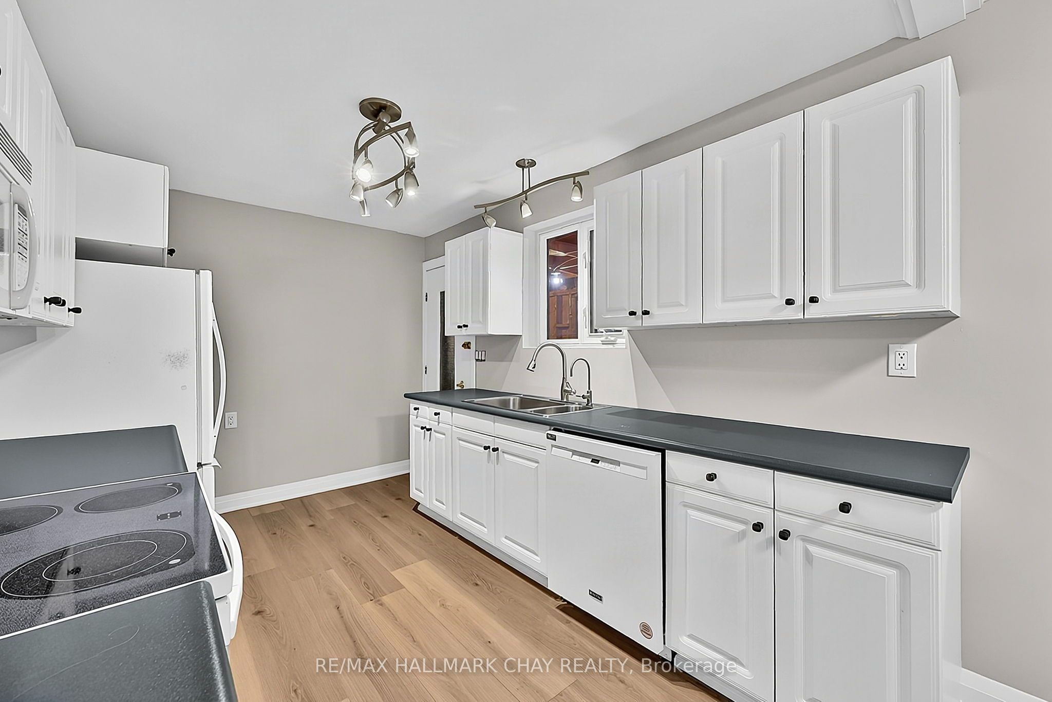 135 Peter Street Property Photo 17