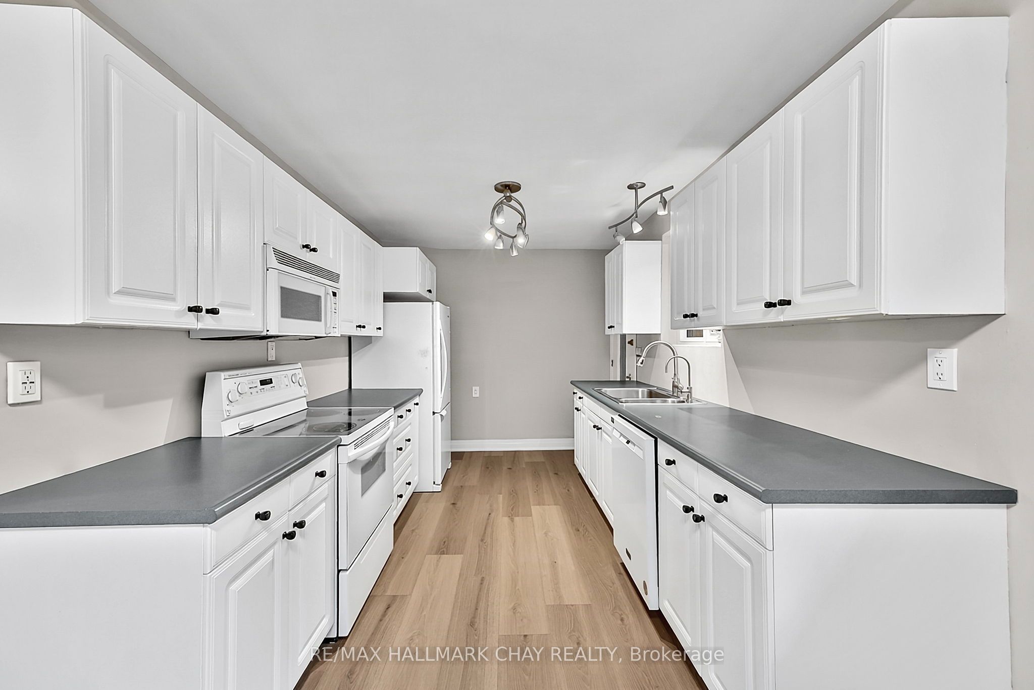 135 Peter Street Property Photo 18