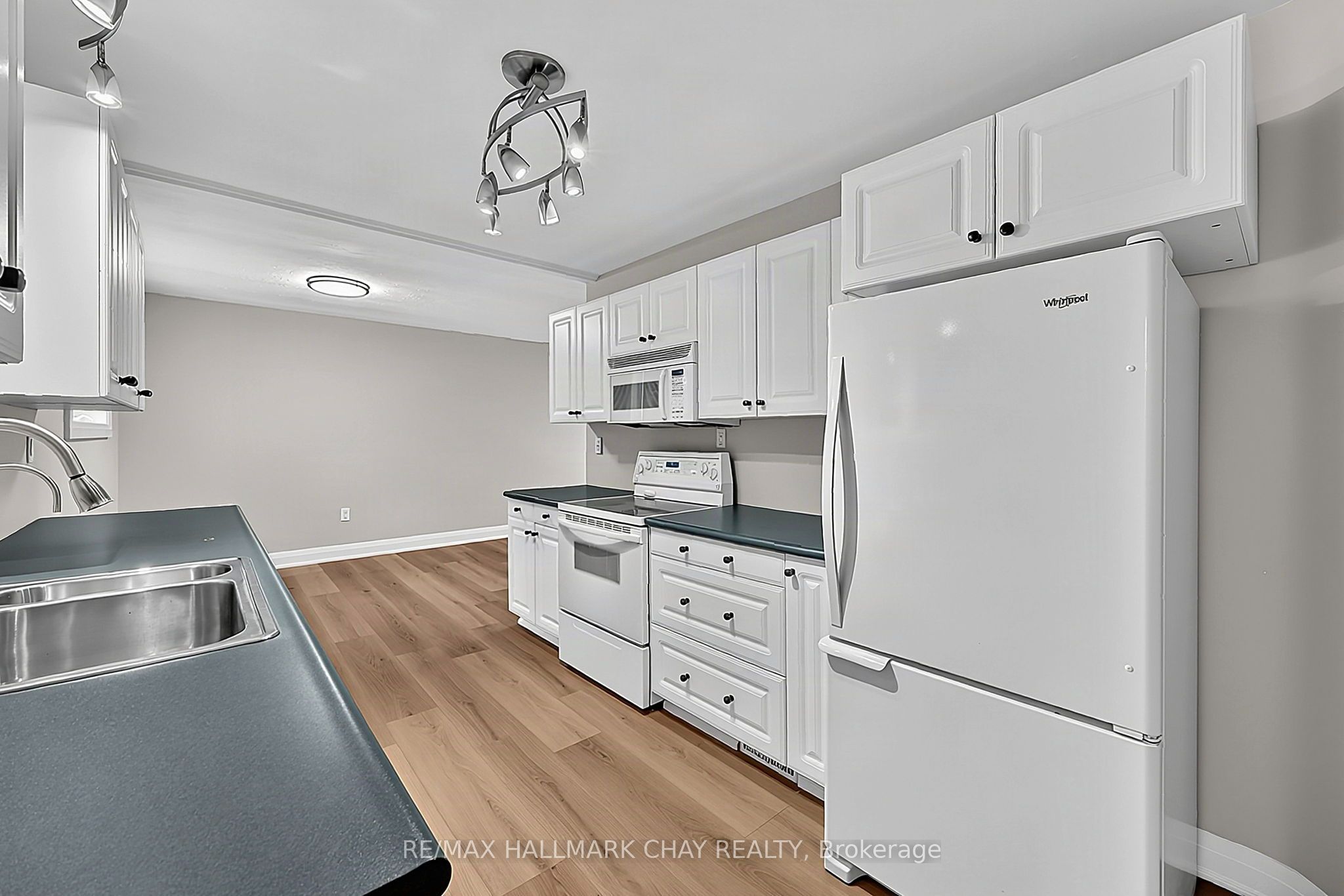 135 Peter Street Property Photo 19
