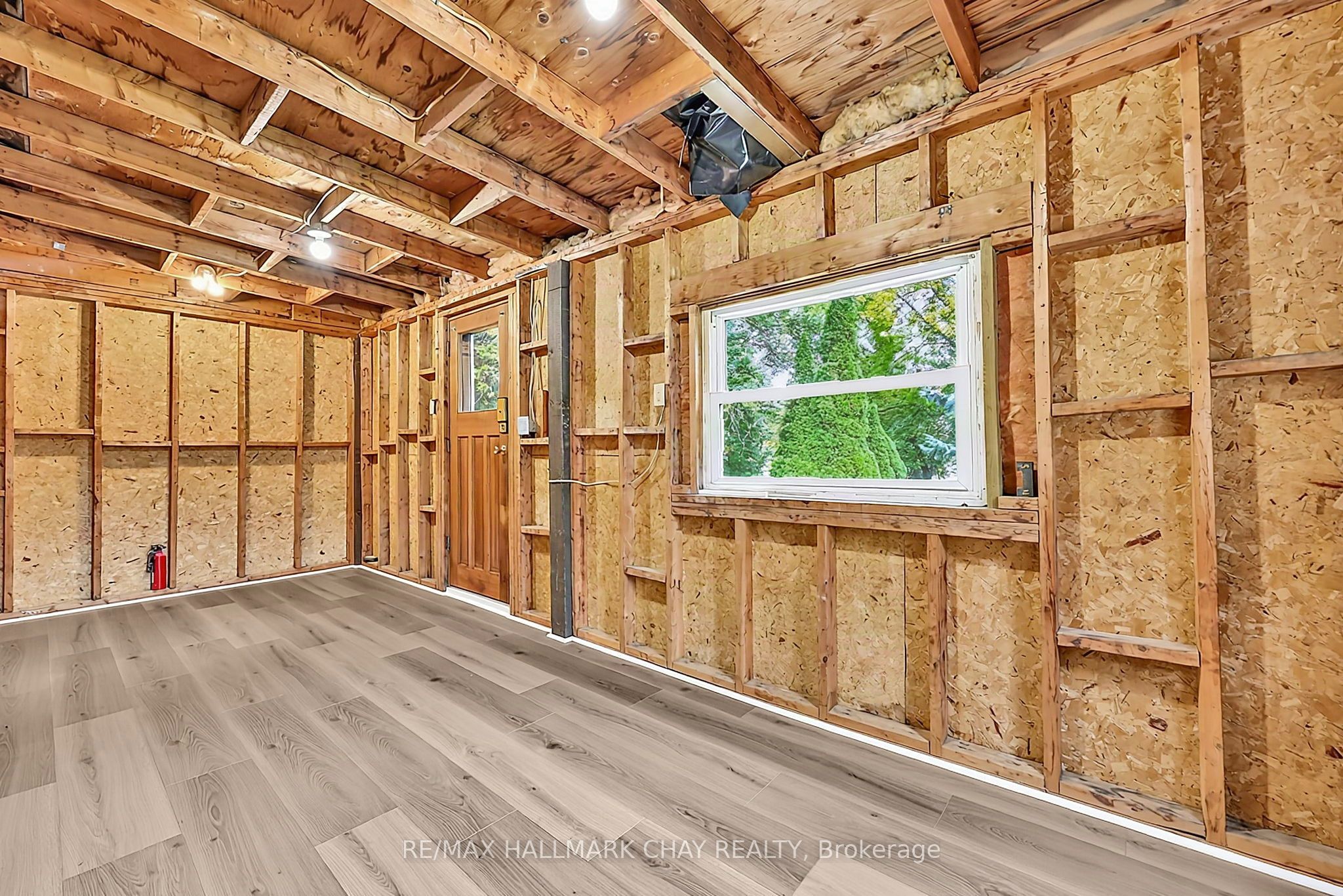 135 Peter Street Property Photo 24