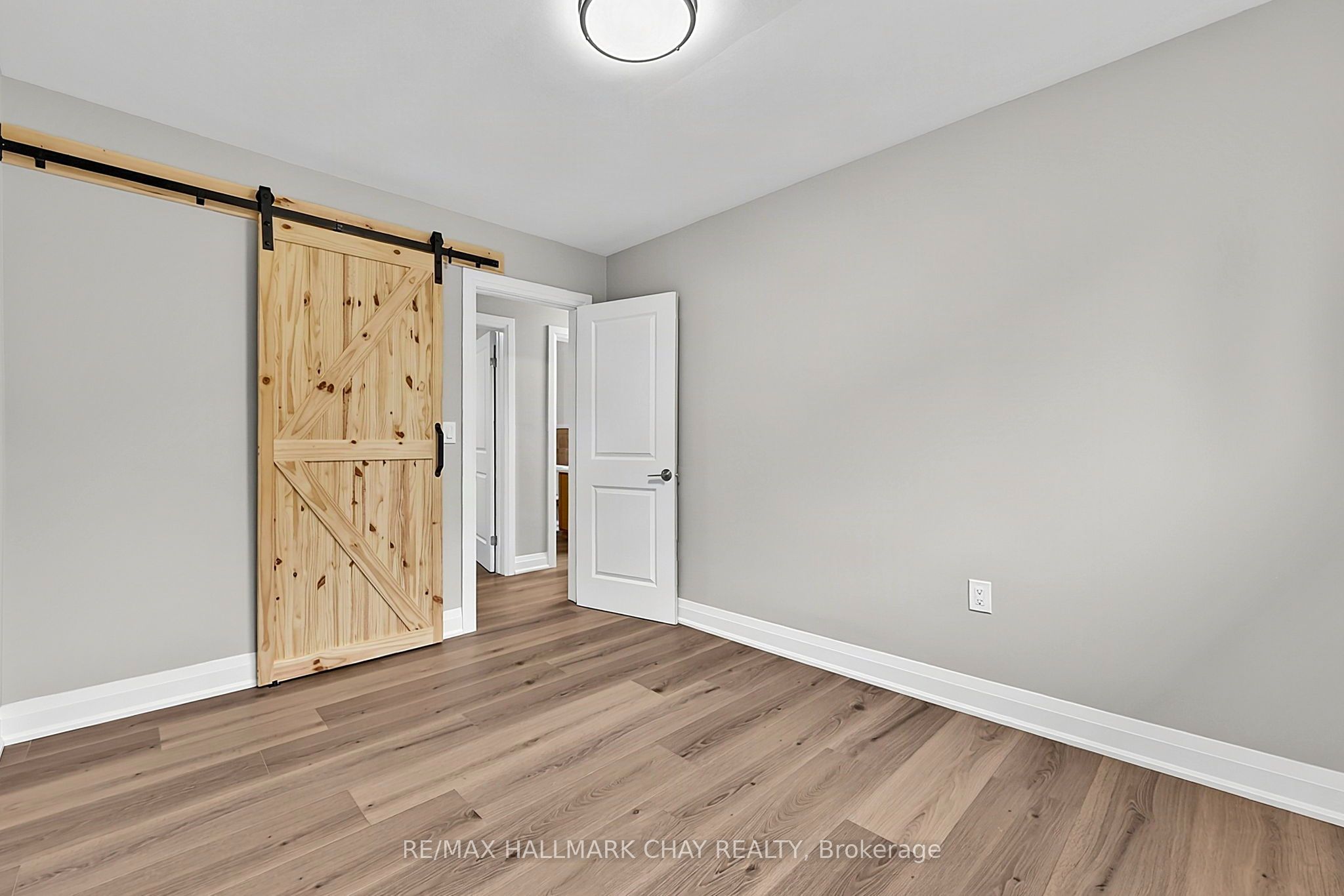 135 Peter Street Property Photo 27