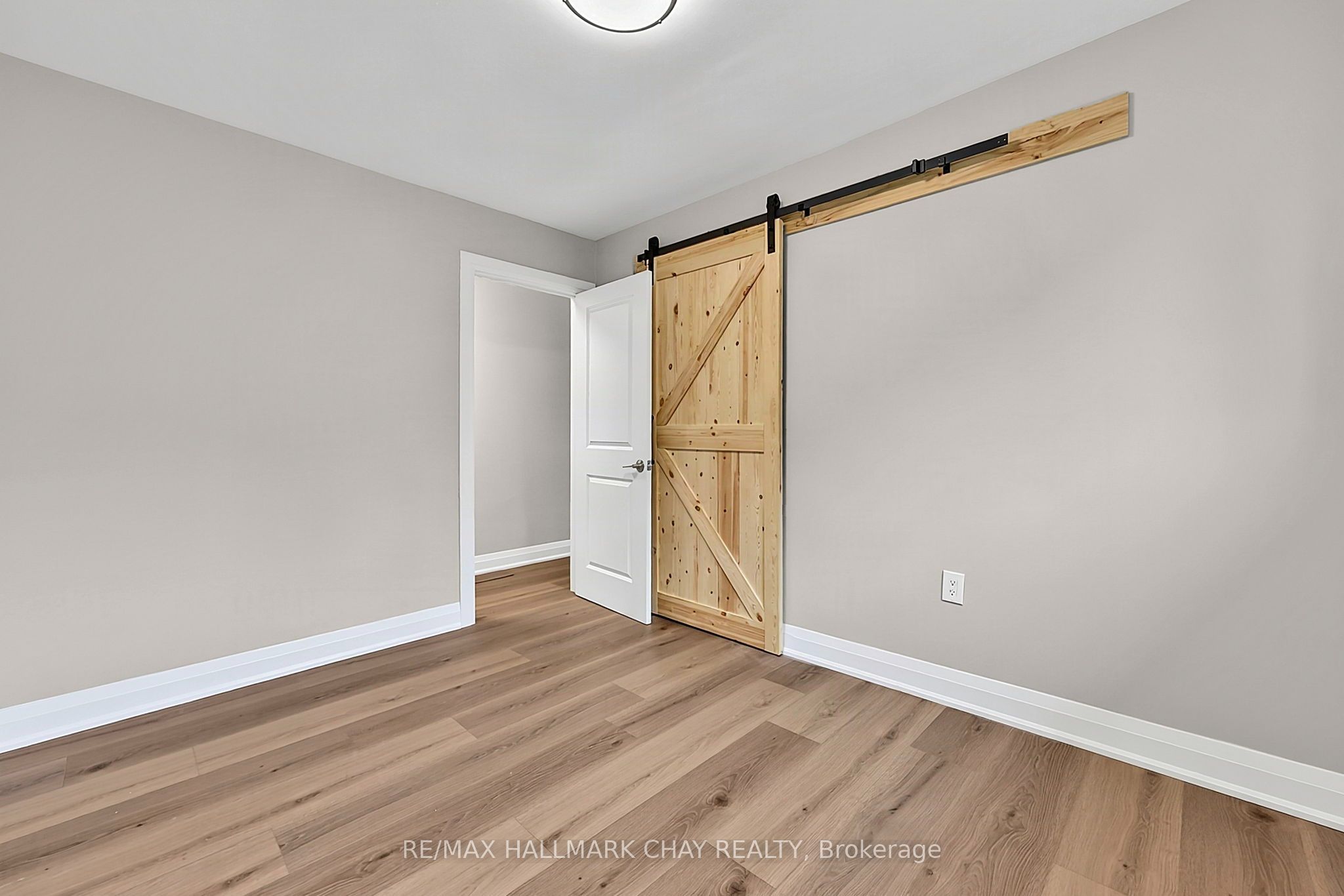 135 Peter Street Property Photo 29