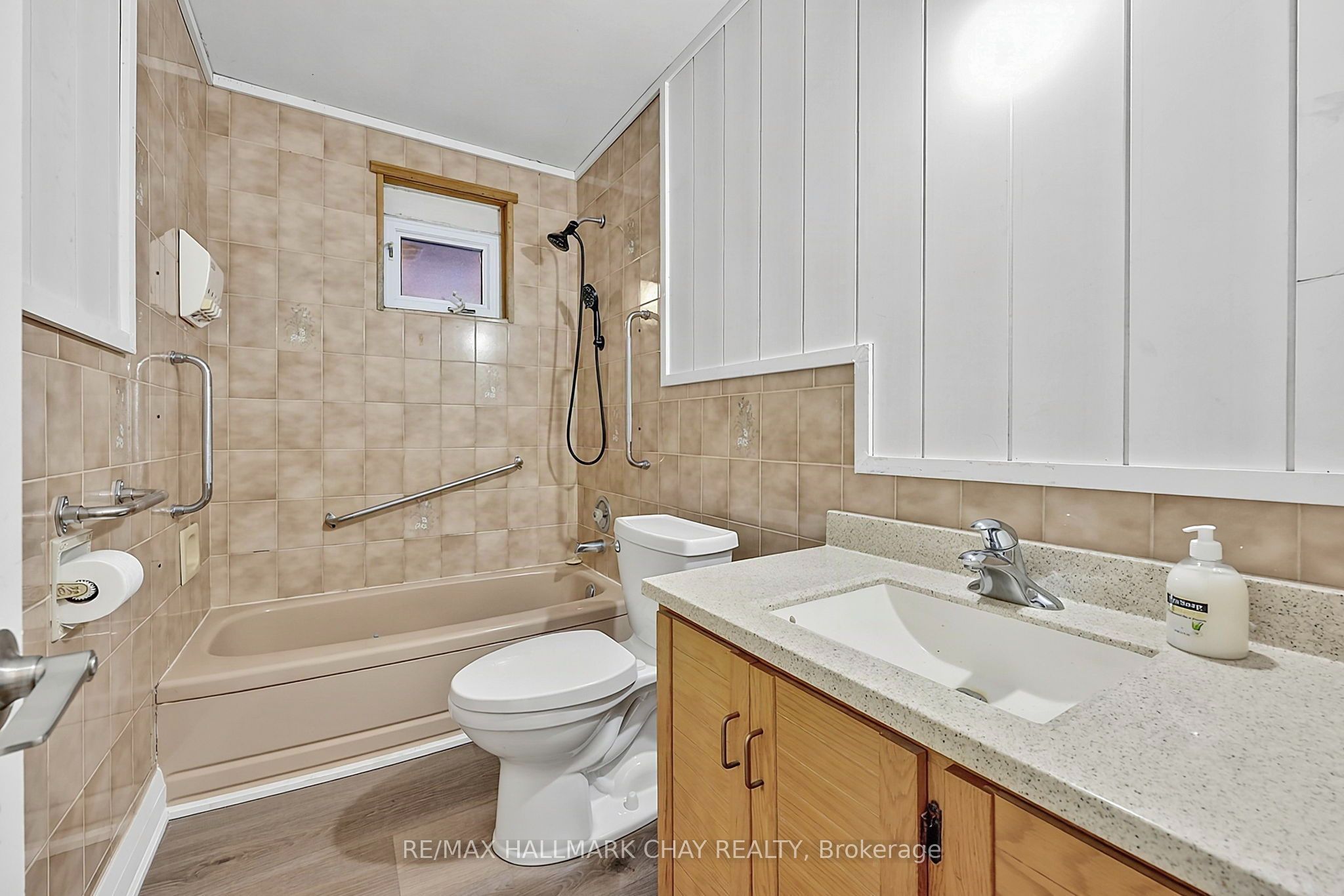 135 Peter Street Property Photo 32