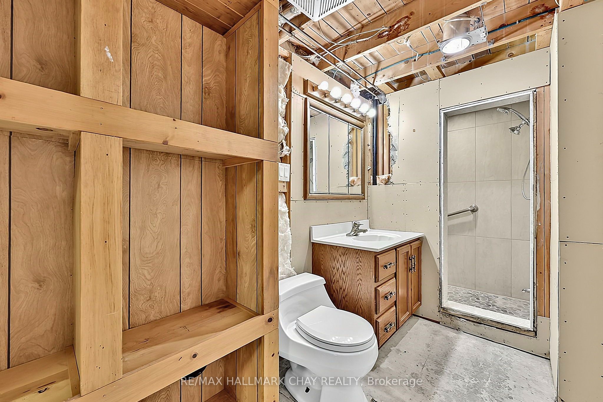 135 Peter Street Property Photo 38