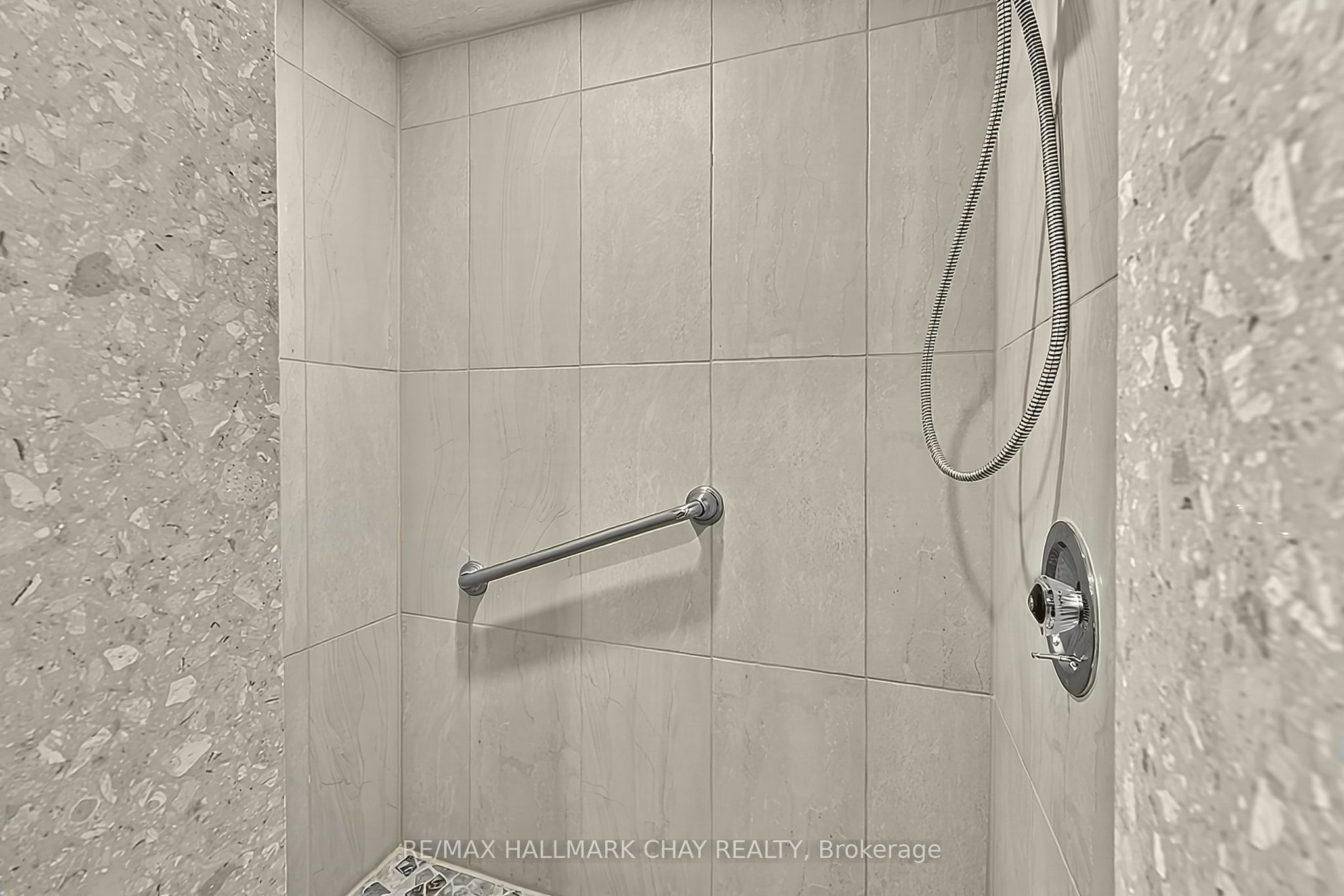 135 Peter Street Property Photo 39