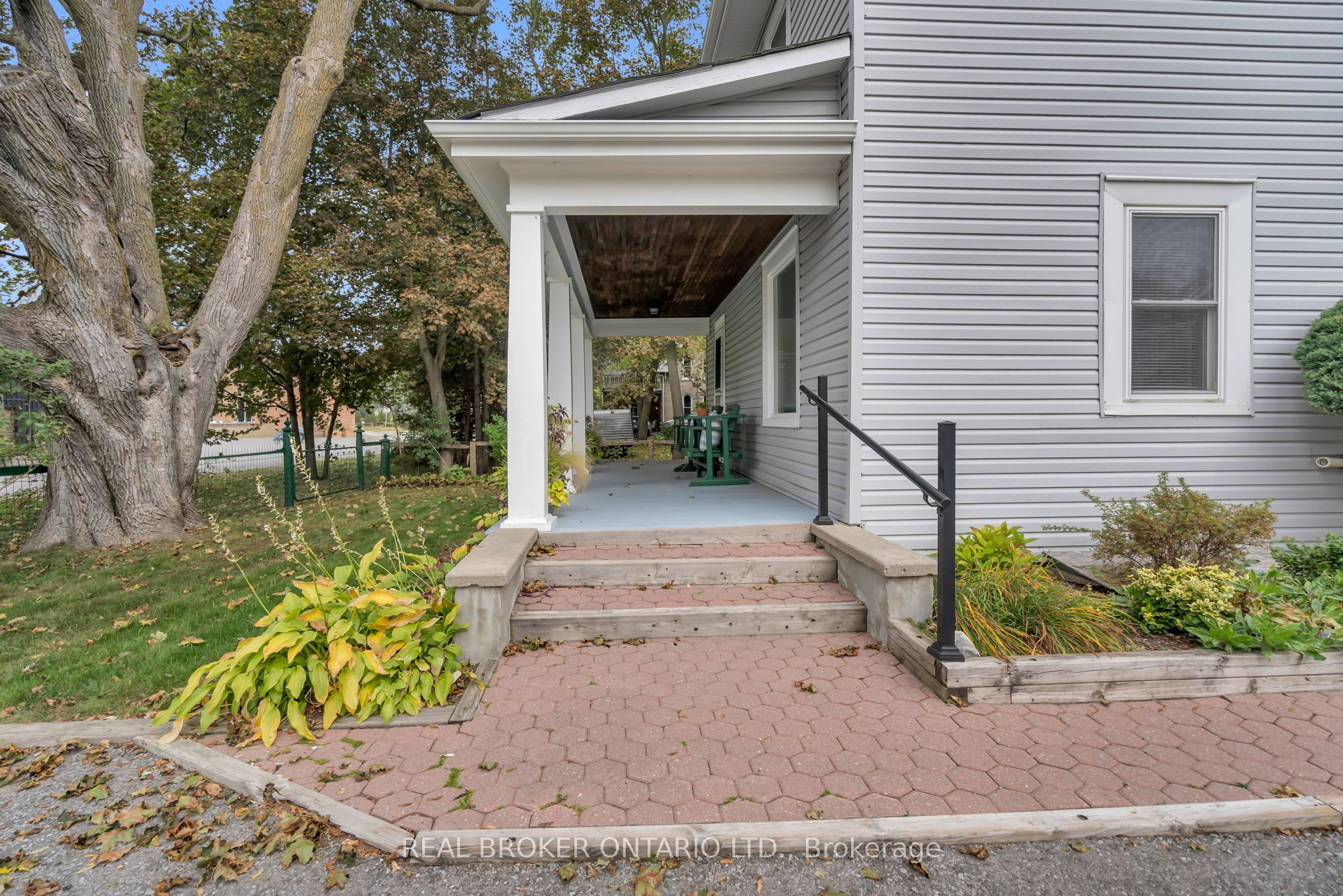 4149 Front Street Property Photo 8
