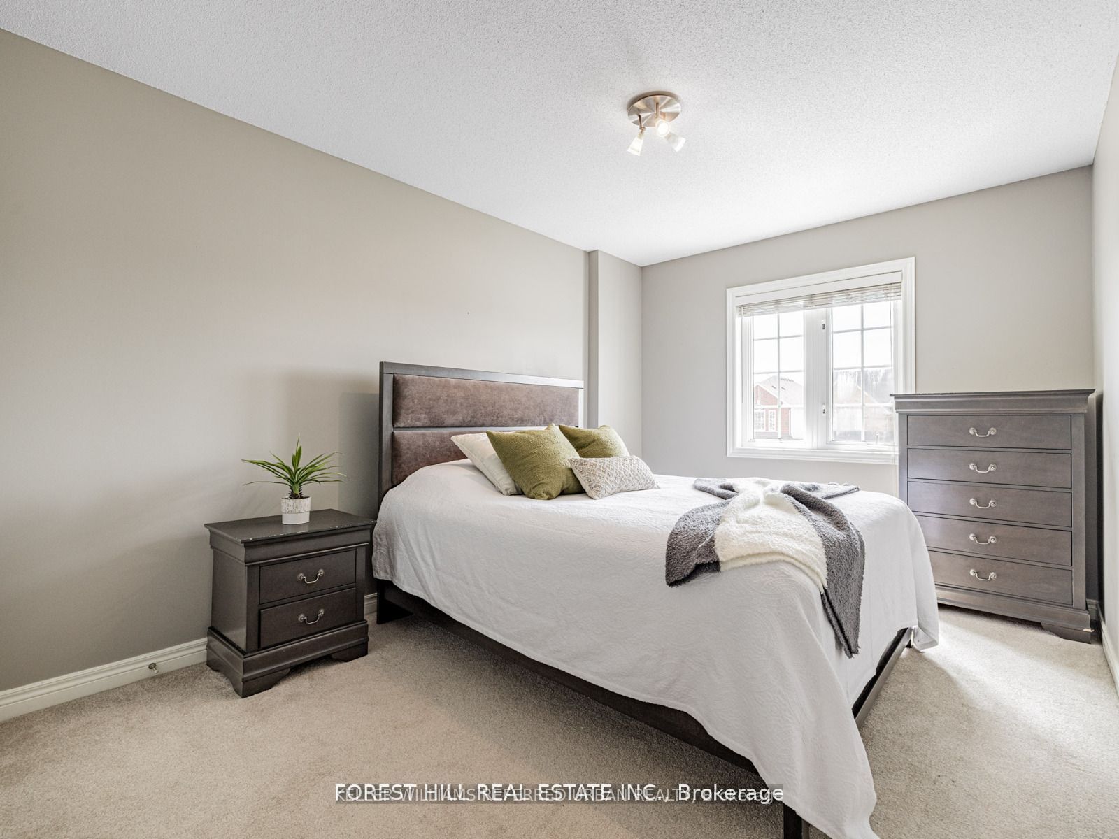 614 Mcbean Avenue N Property Photo 29