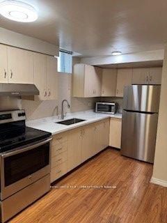 9 Coldstream Crescent Lower Property Photo 4