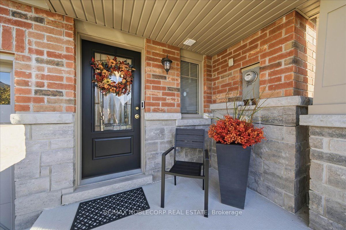 145 Hutchinson Drive Property Photo 4