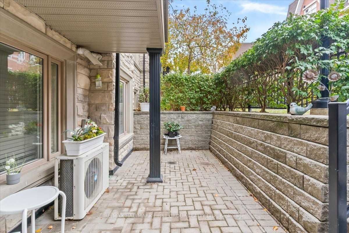 320 John Street 102 Property Photo 5