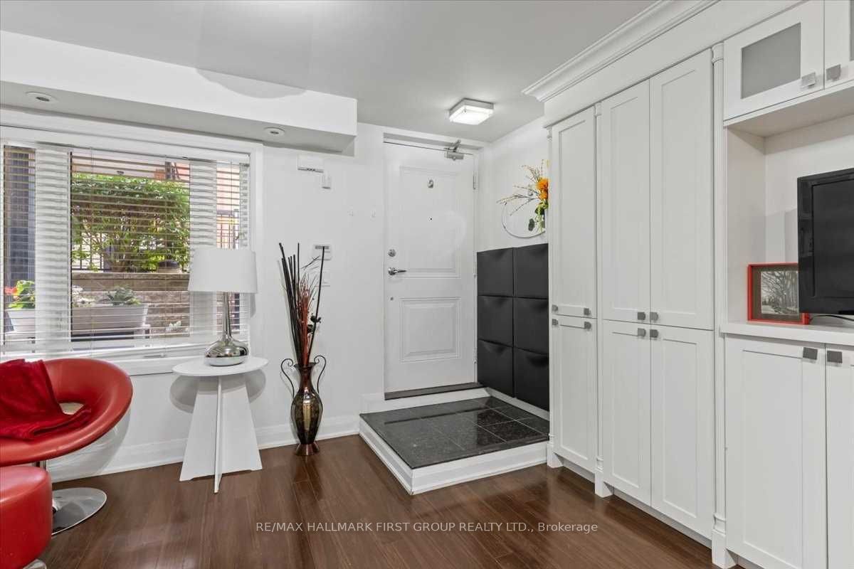 320 John Street 102 Property Photo 7