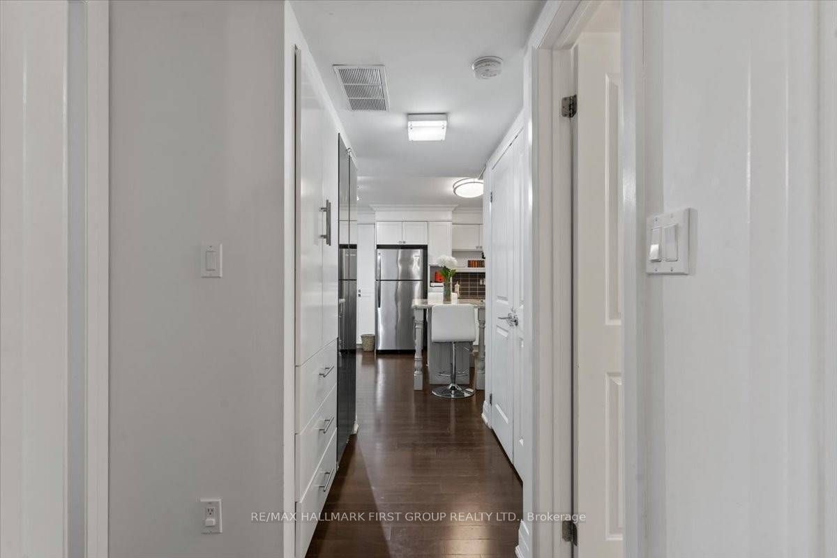 320 John Street 102 Property Photo 17