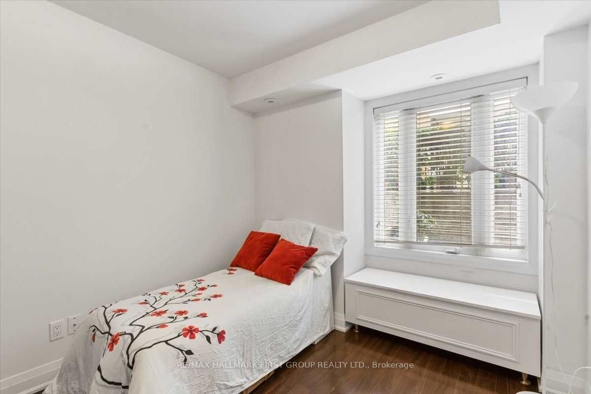 320 John Street 102 Property Photo 21