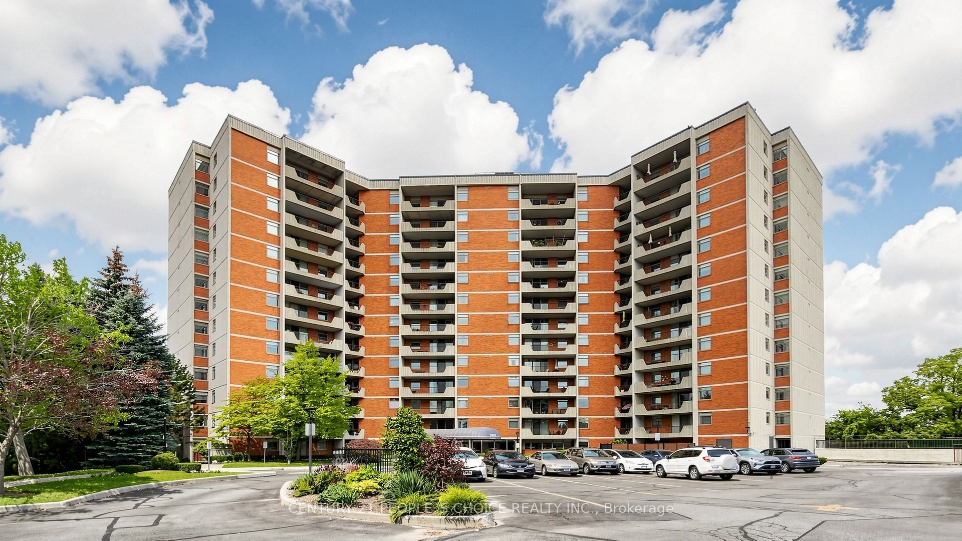 7811 Yonge Street 310 Property Photo 1