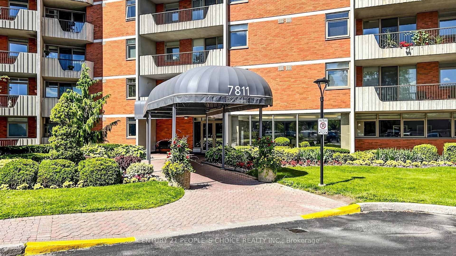 7811 Yonge Street 310 Property Photo 3