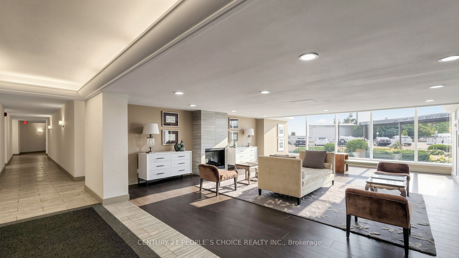 7811 Yonge Street 310 Property Photo 4
