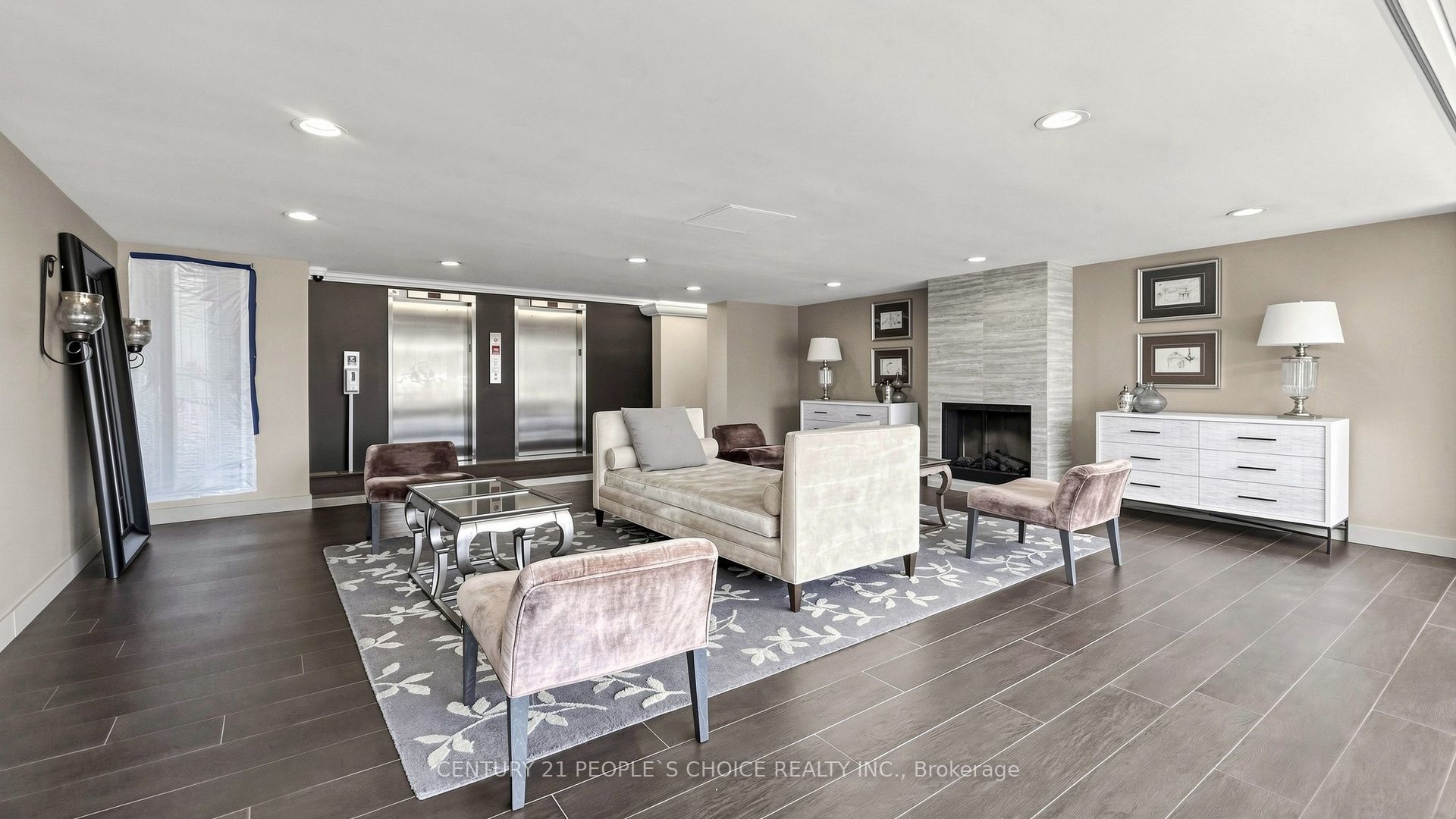 7811 Yonge Street 310 Property Photo 6
