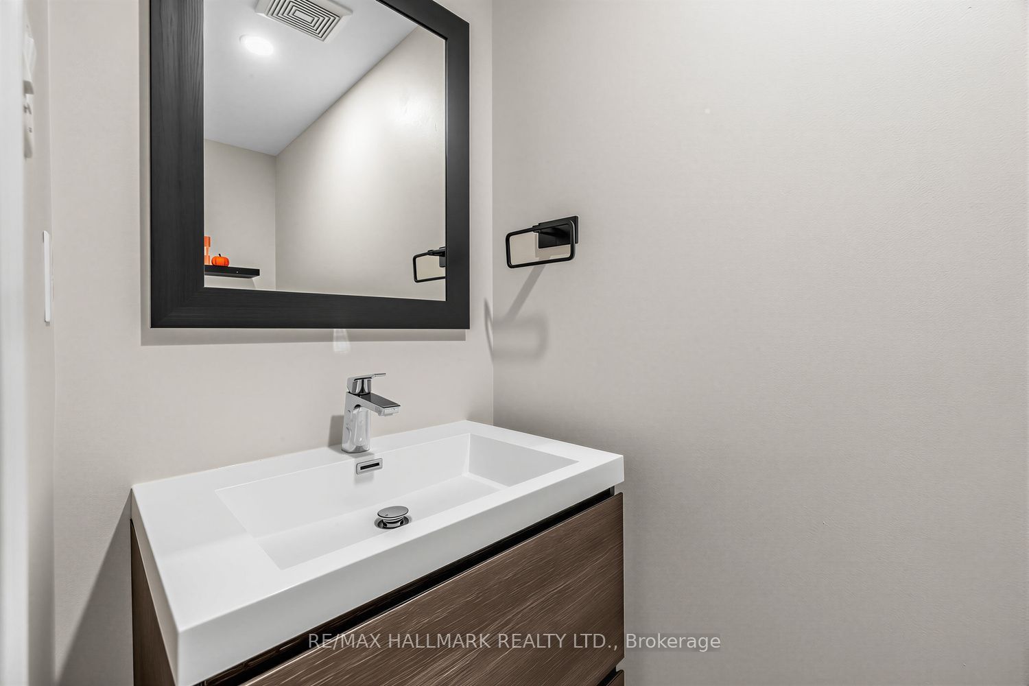 484 Bartholomew Drive Property Photo 18