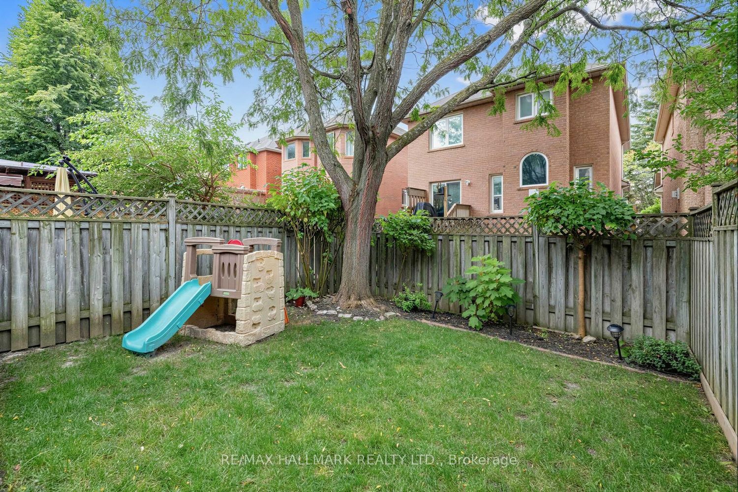 484 Bartholomew Drive Property Photo 33
