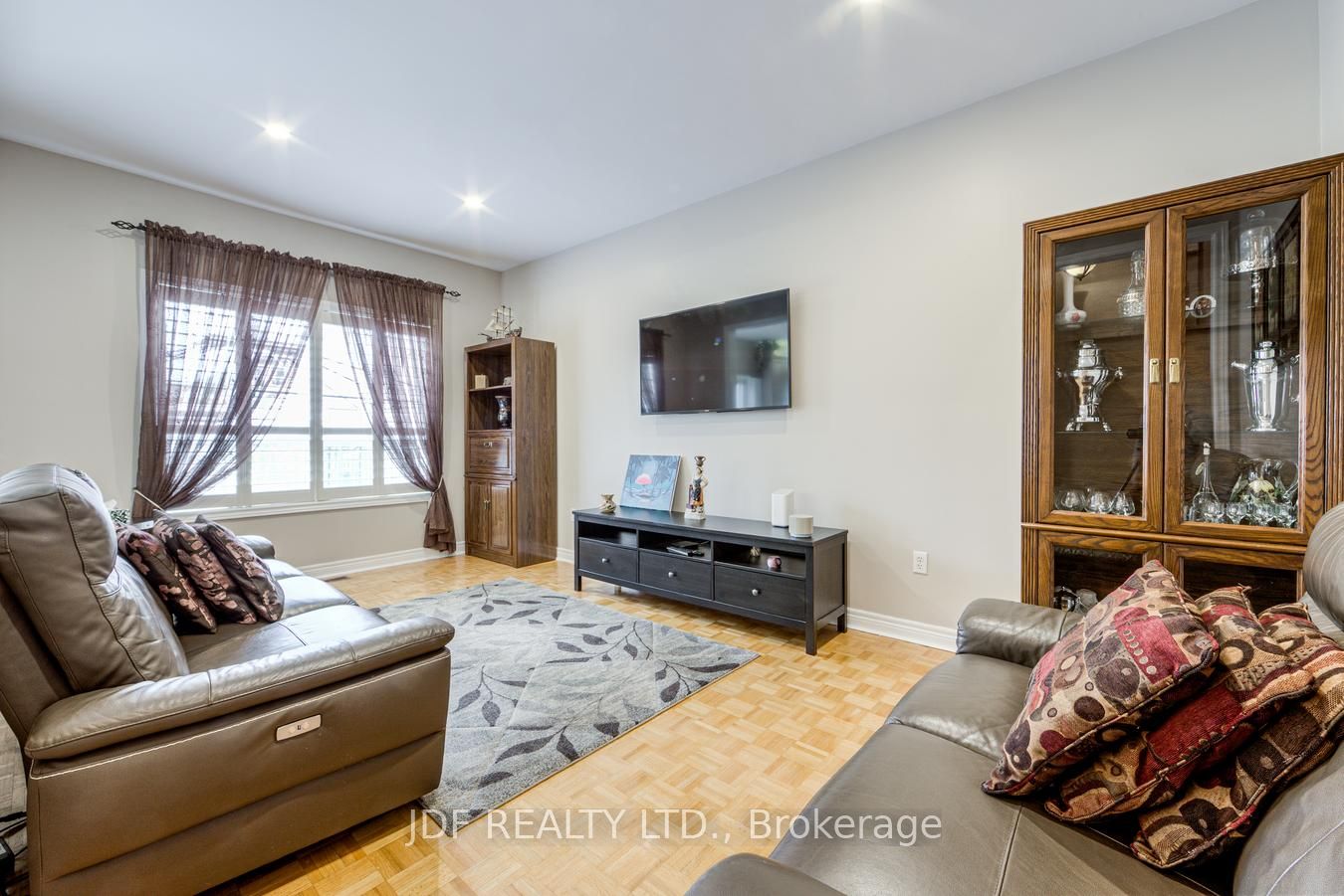 164 Golden Gate Circle Property Photo 16