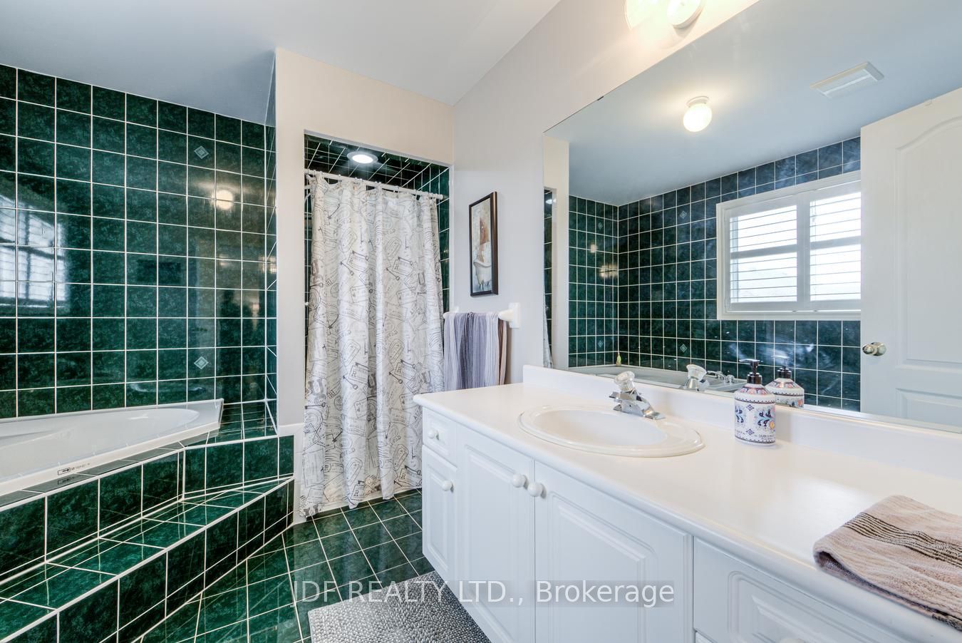 164 Golden Gate Circle Property Photo 25