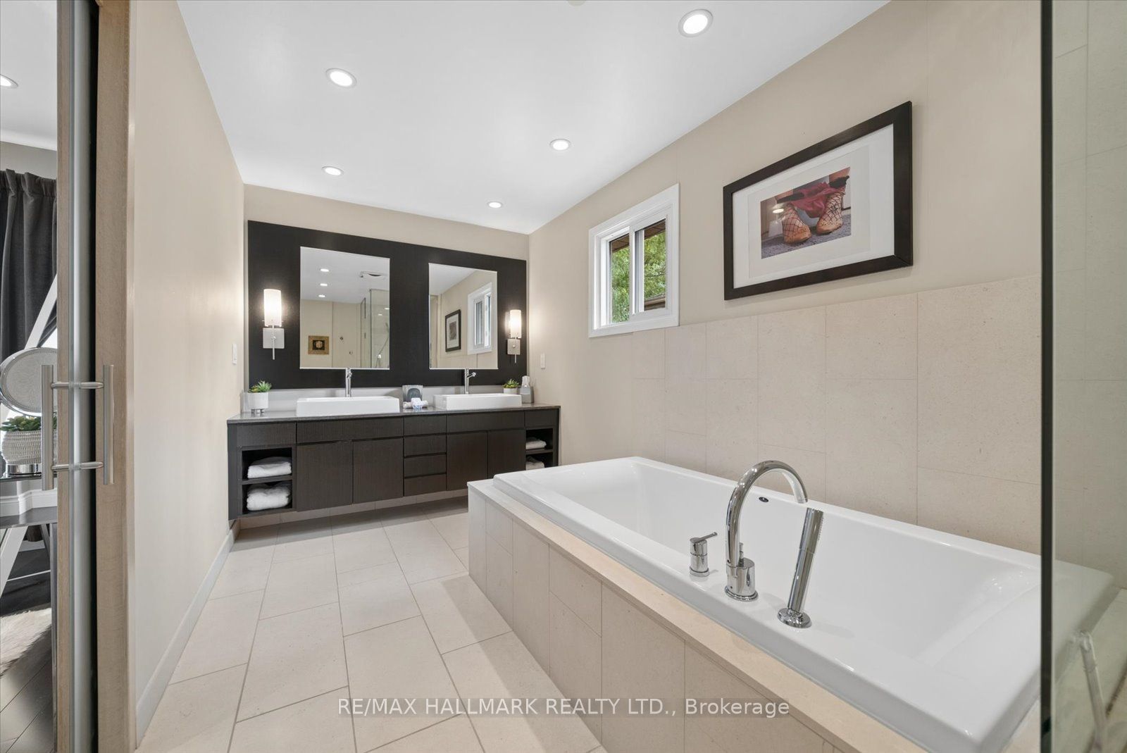 40 Colonel Butler Drive Property Photo 25