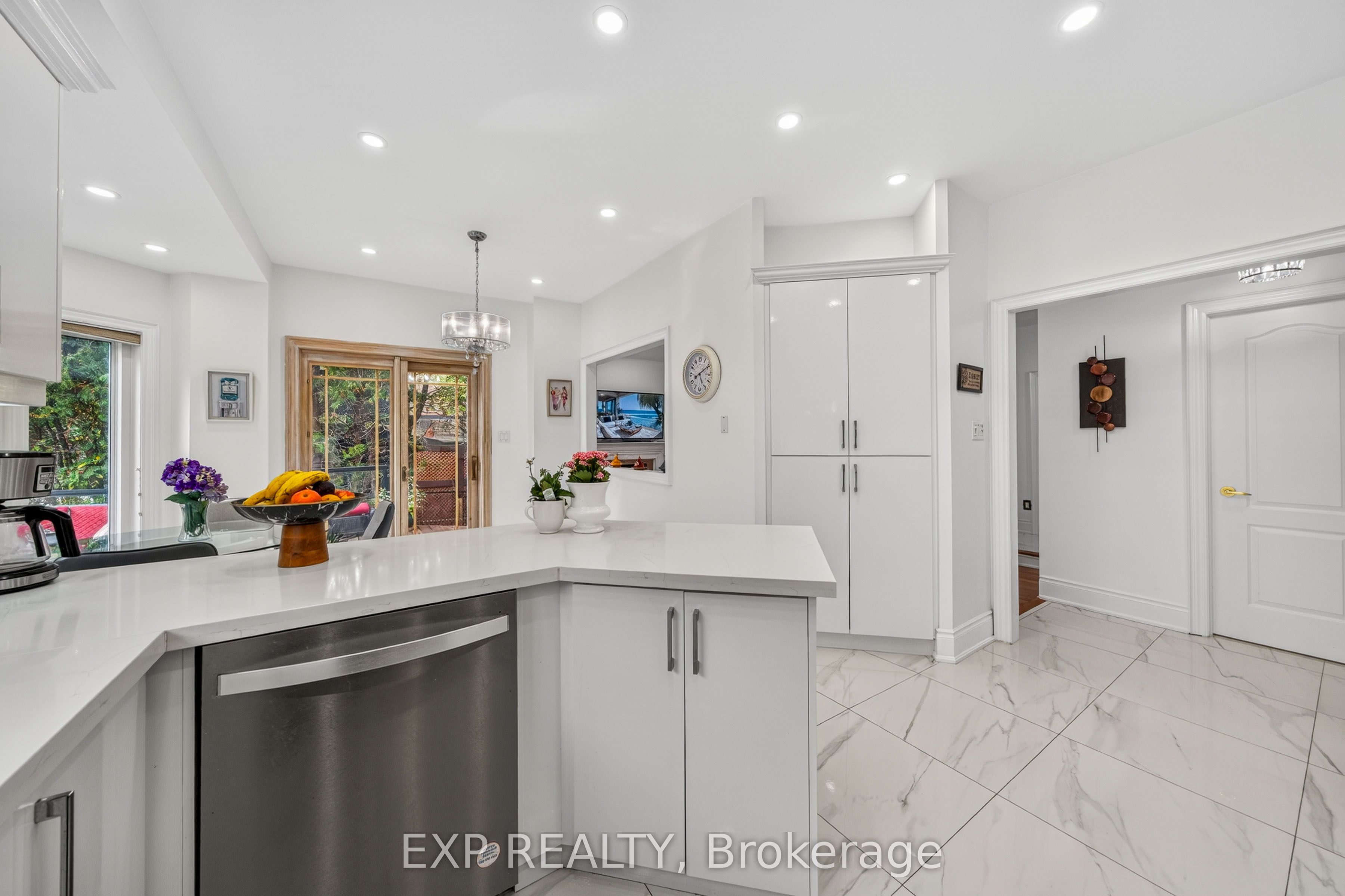 785 Quantra Crescent Property Photo 21