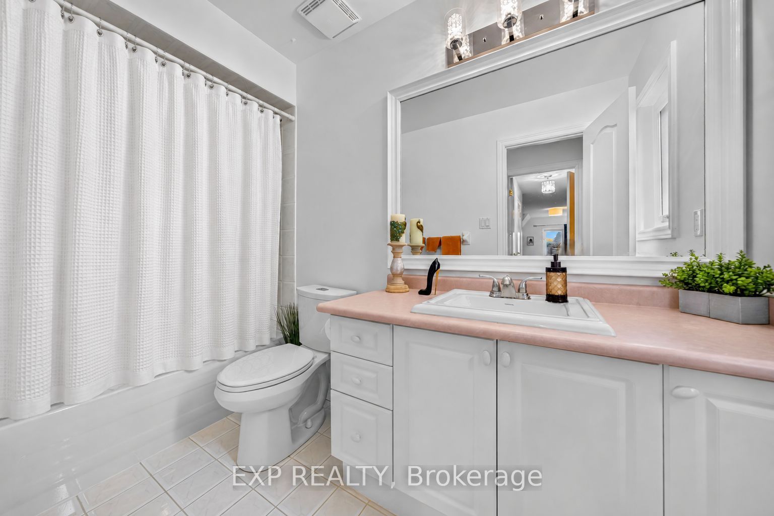 785 Quantra Crescent Property Photo 38