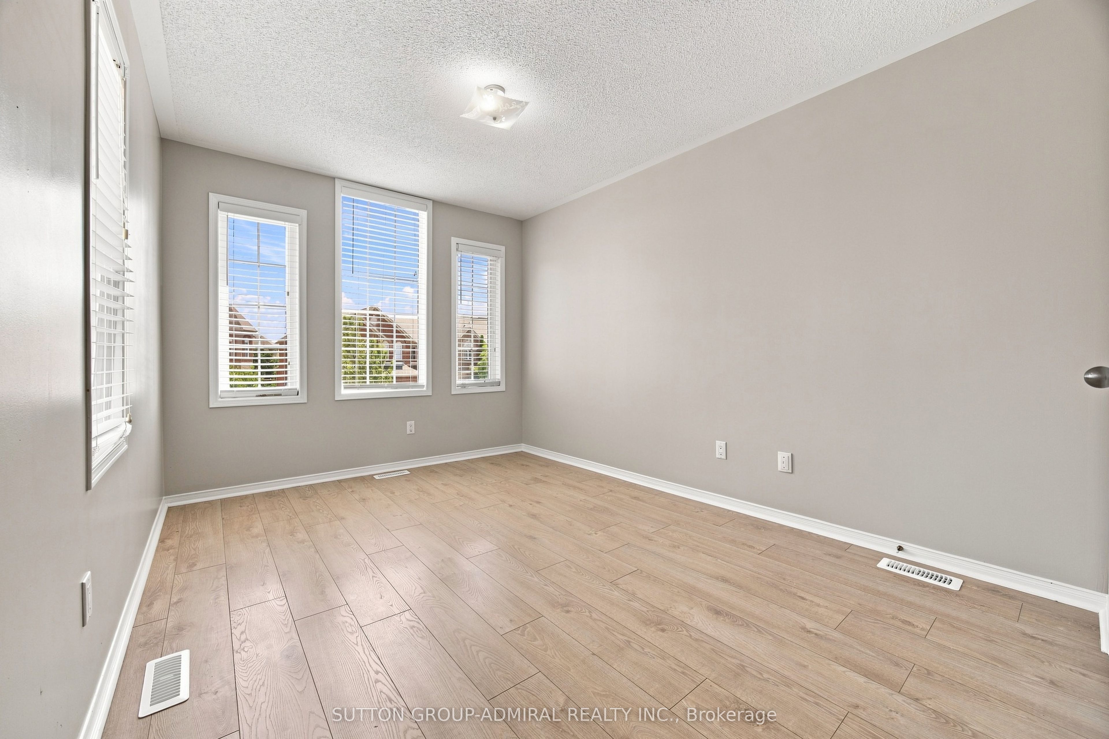 14 Craddock Street Property Photo 31