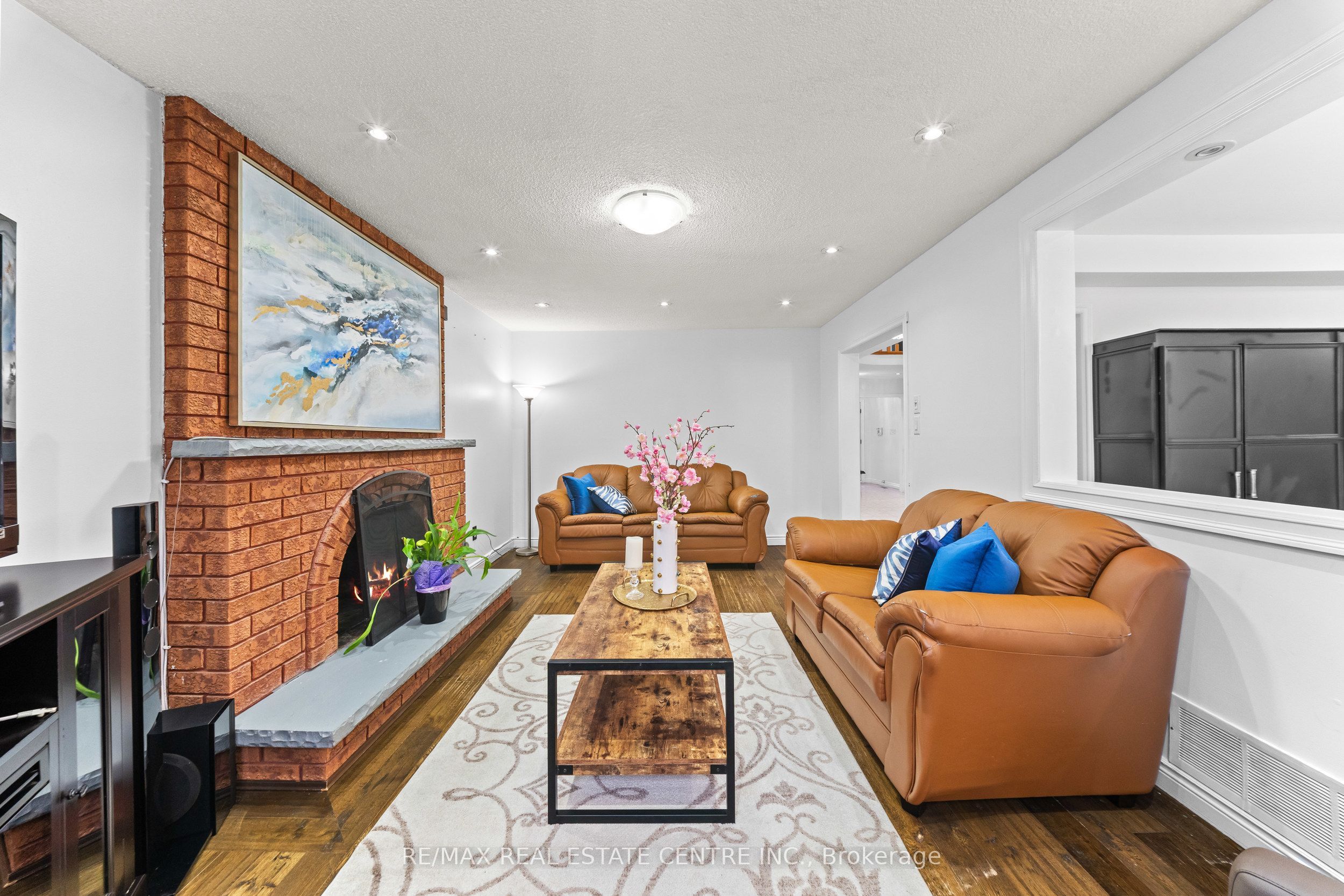 2 Hollyburn Court Property Photo 15