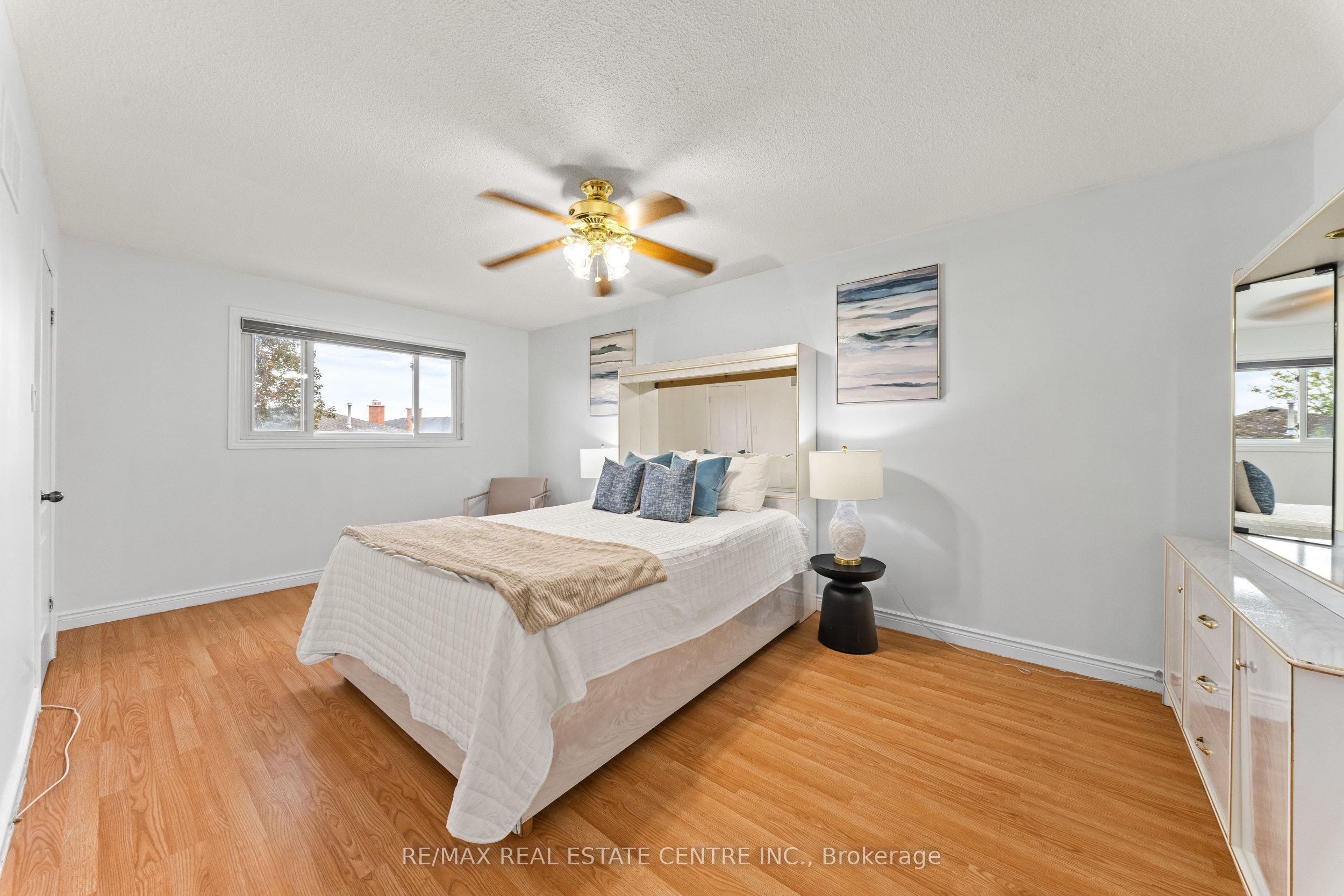 2 Hollyburn Court Property Photo 23