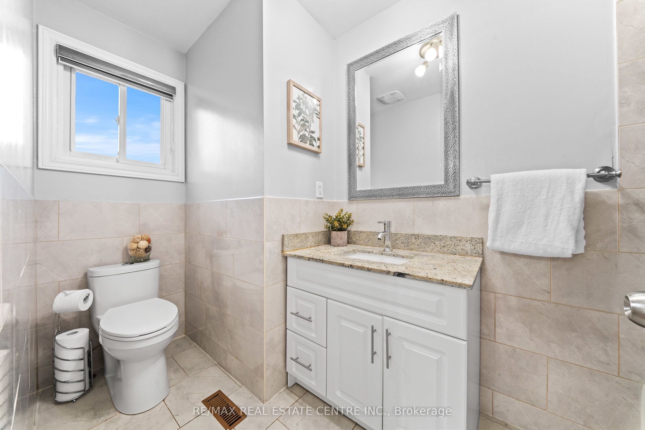 2 Hollyburn Court Property Photo 24