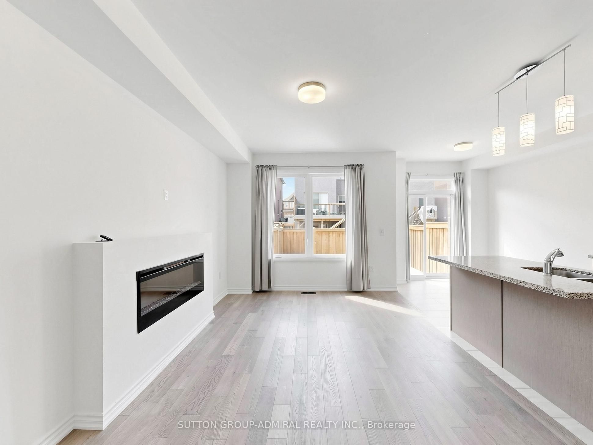 1475 Blackmore Street Property Photo 6